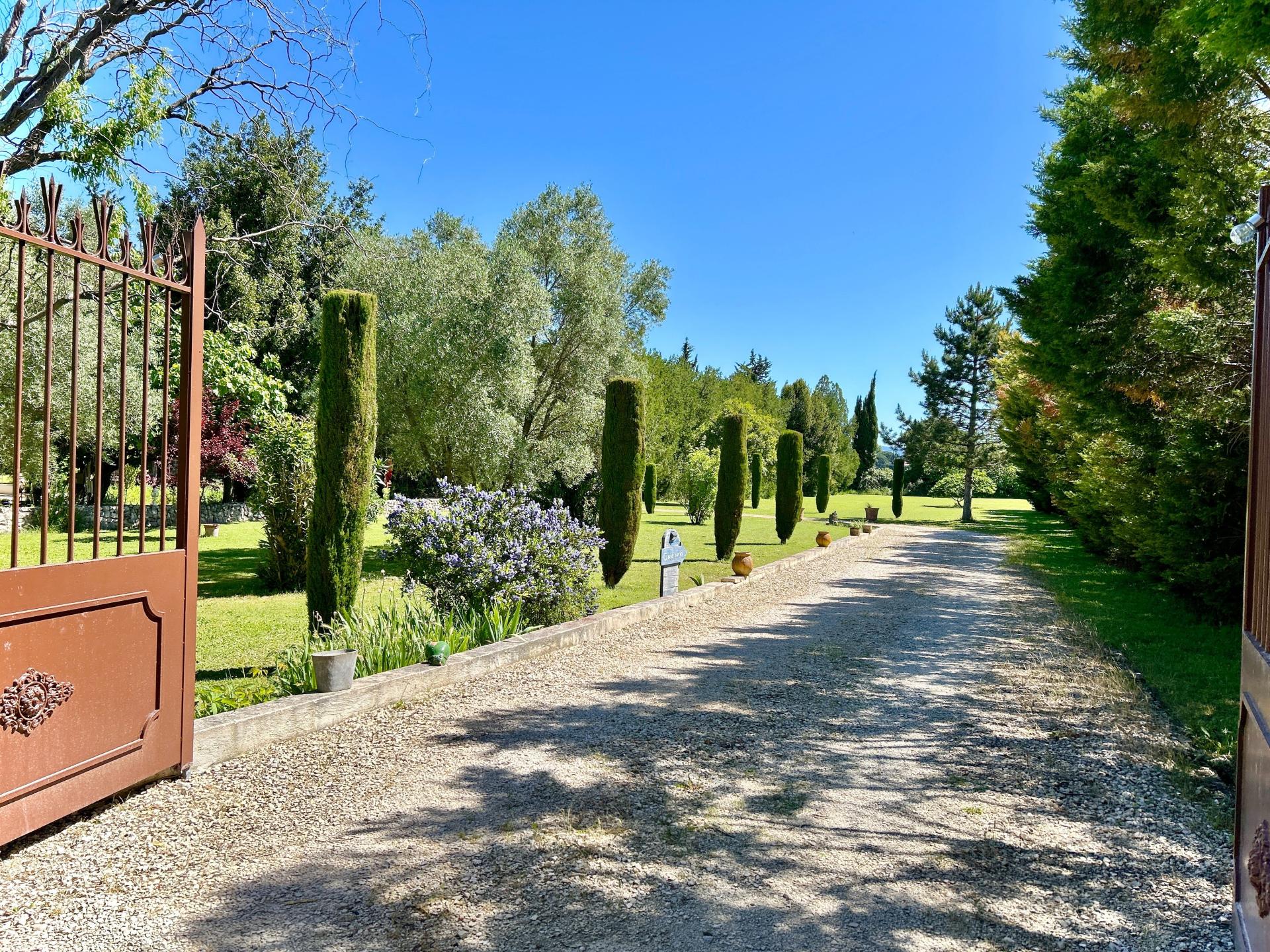 Photo 16 of the listing.