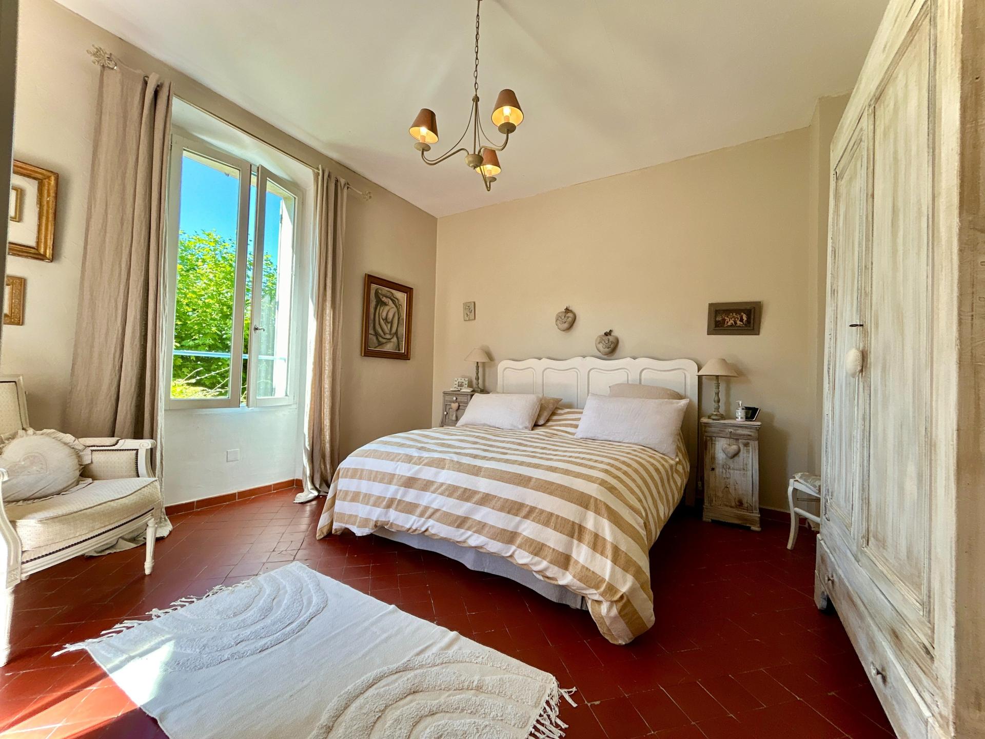 Photo 10 of the listing.