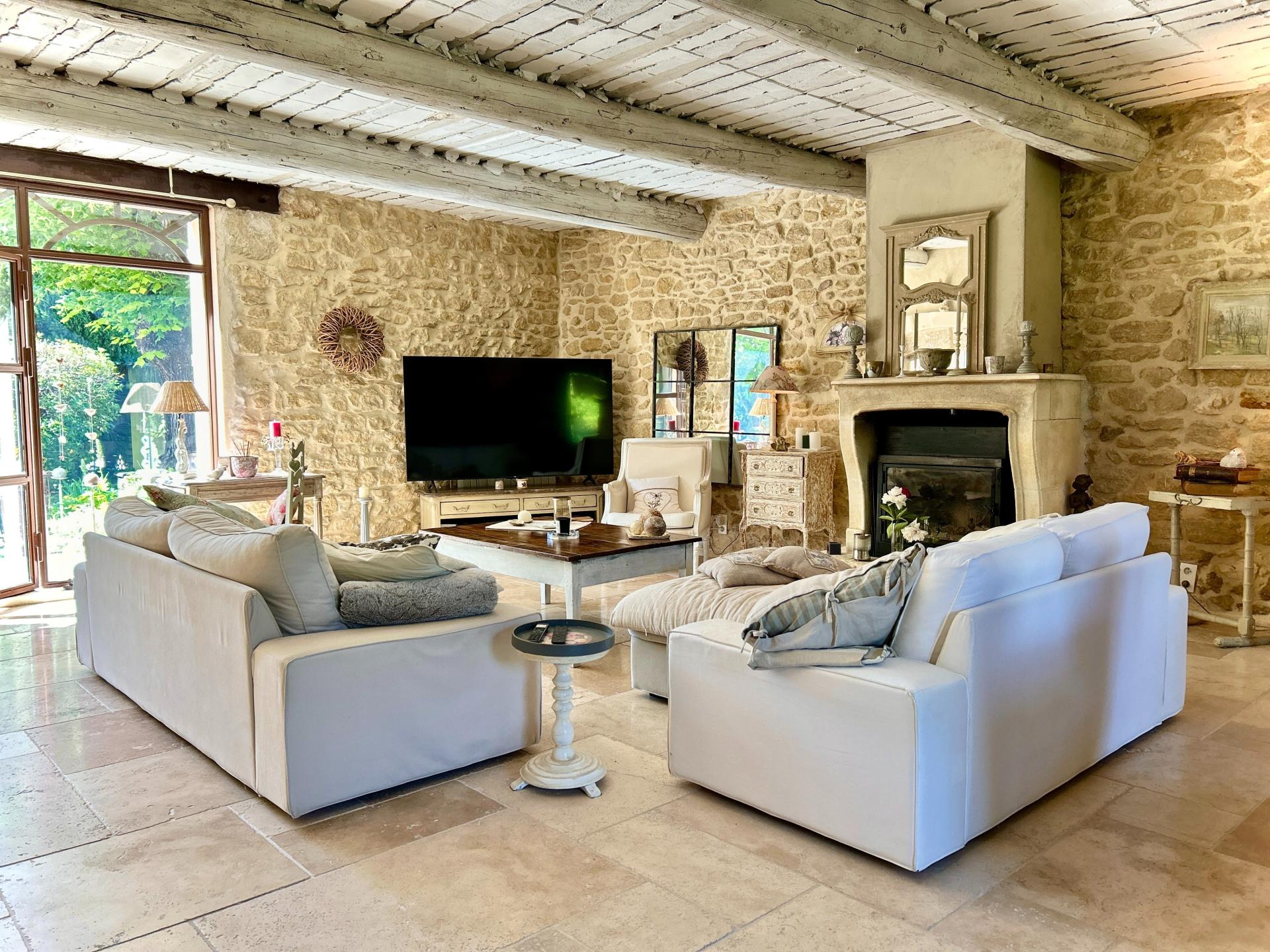 Photo 5 of the listing.