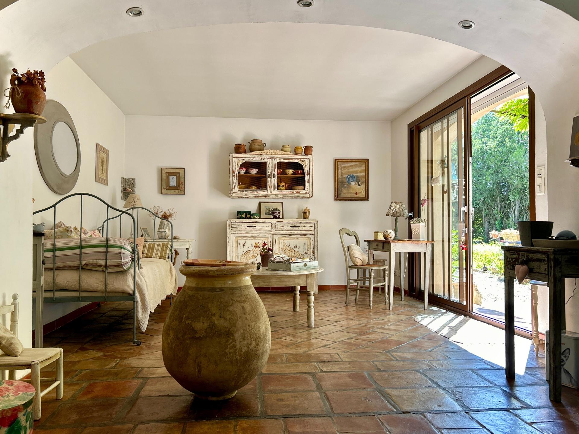 Photo 11 of the listing.