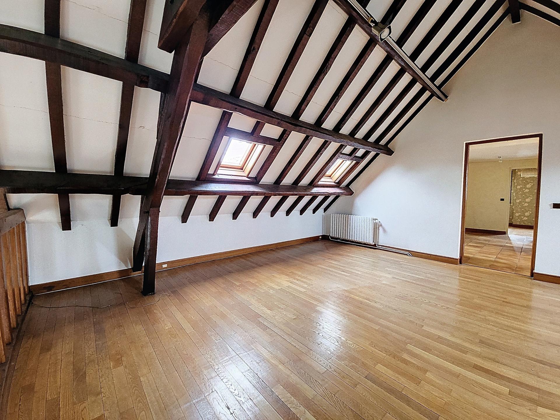 Photo 9 of the listing.