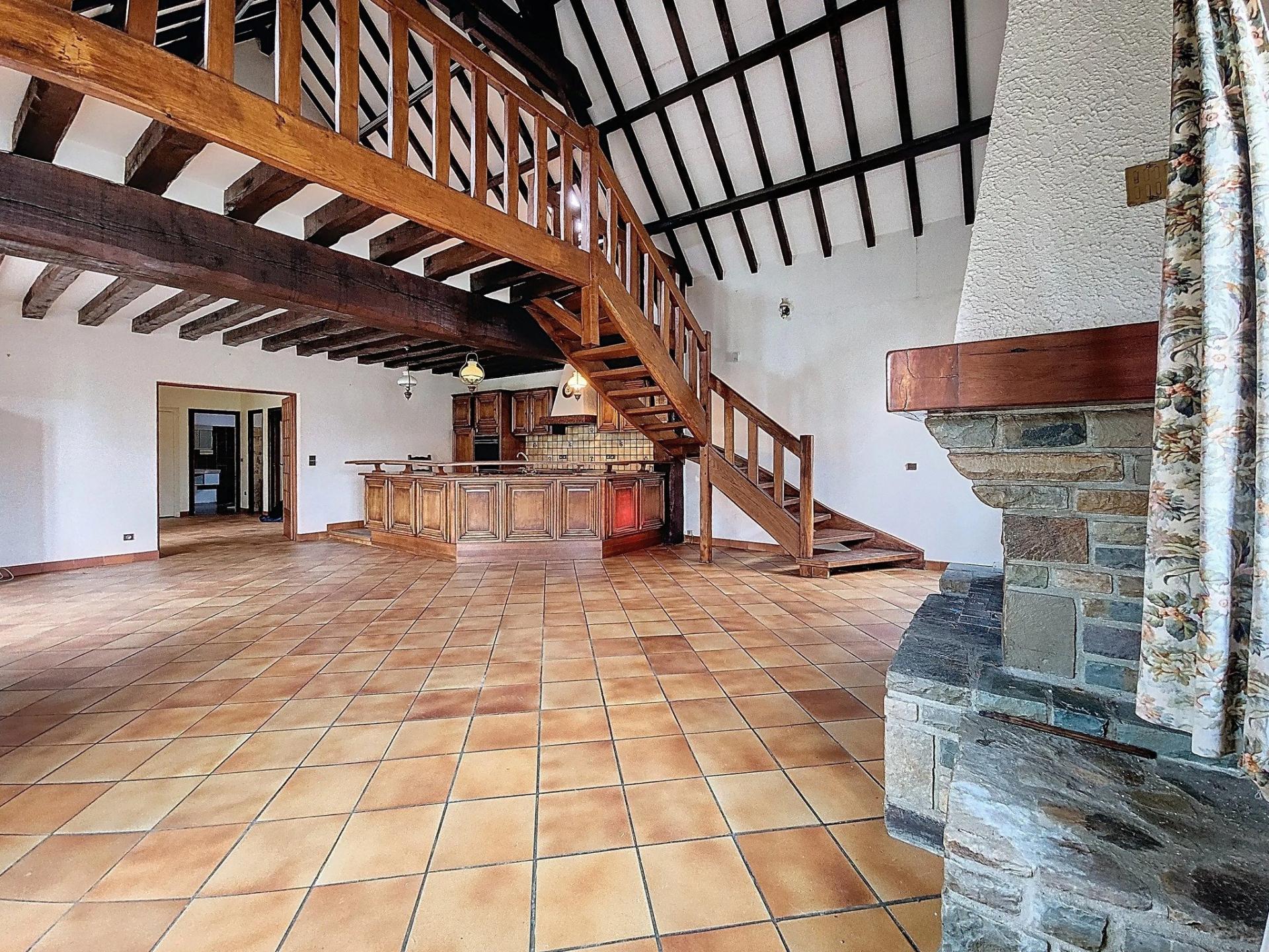 Photo 6 of the listing.