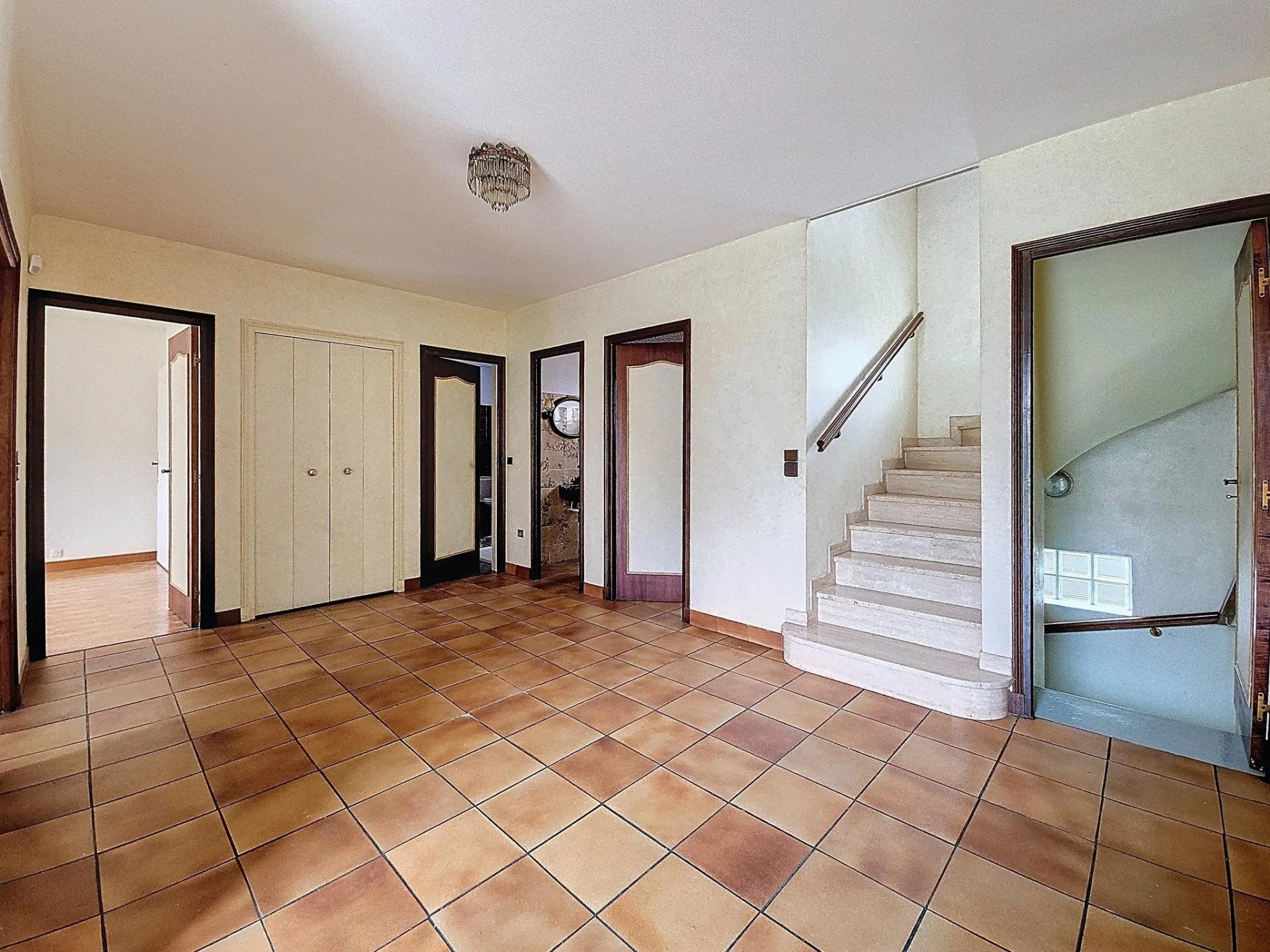 Photo 11 of the listing.