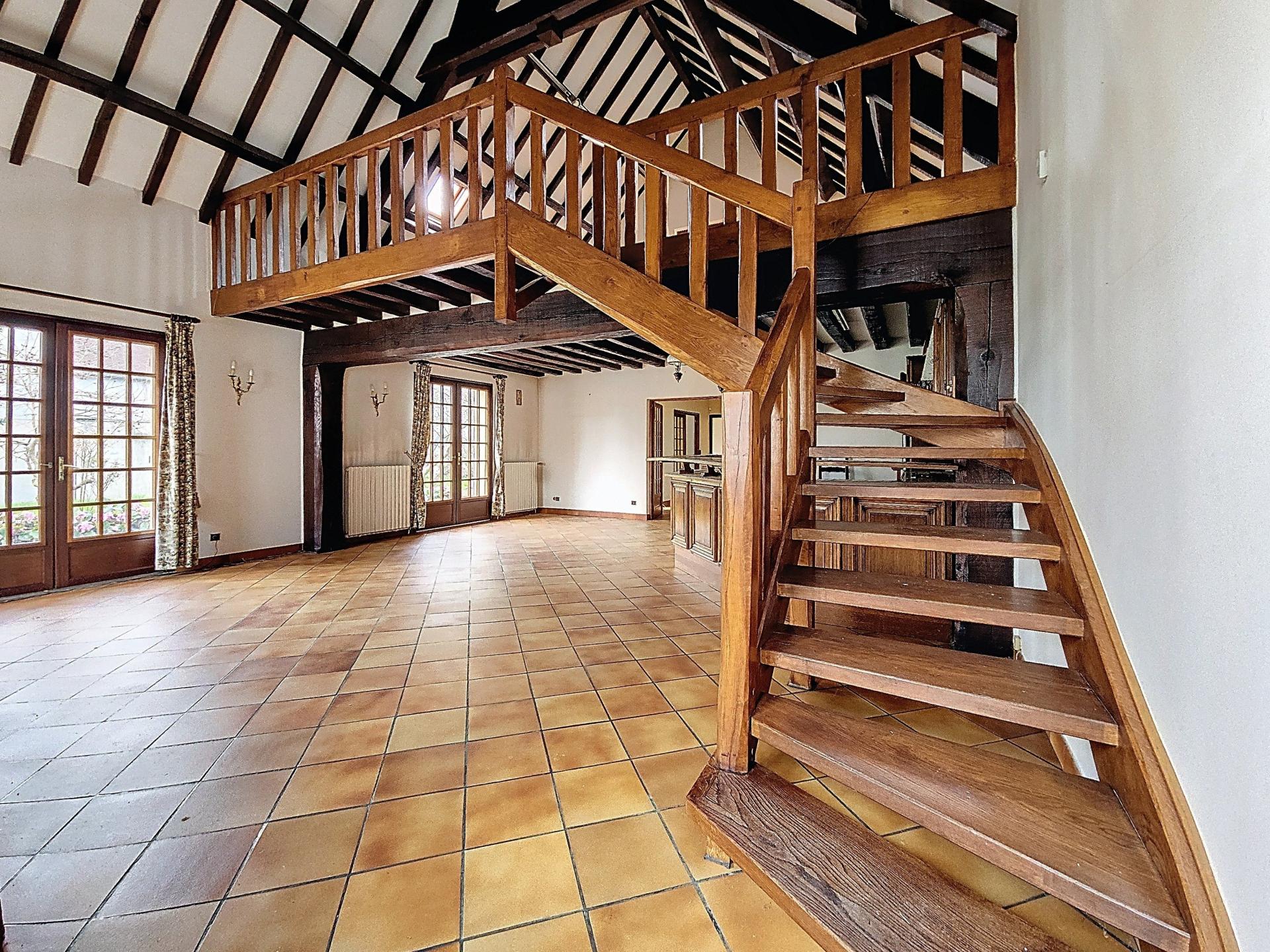 Photo 8 of the listing.