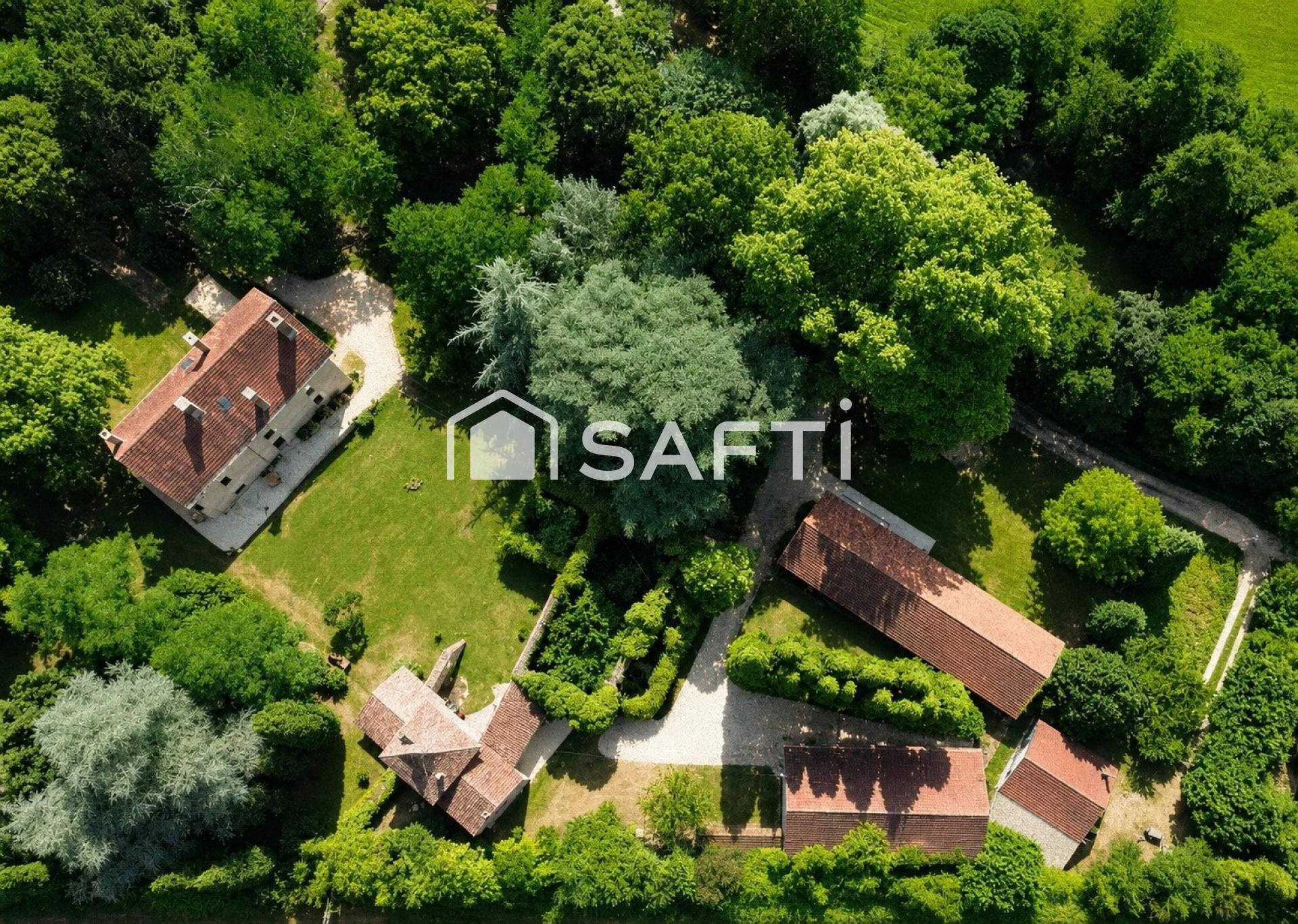 Maison 22 pièces 574 m² · à Fumel · 574 m² · 977 600 €