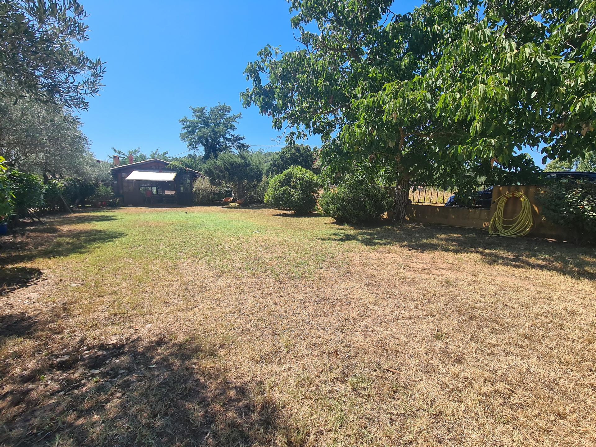 Photo 7 of the listing.