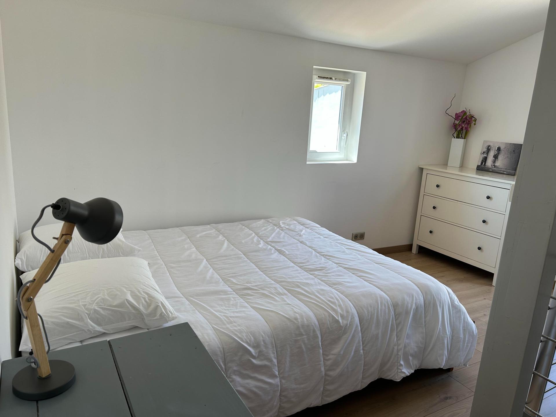 Photo 9 of the listing.