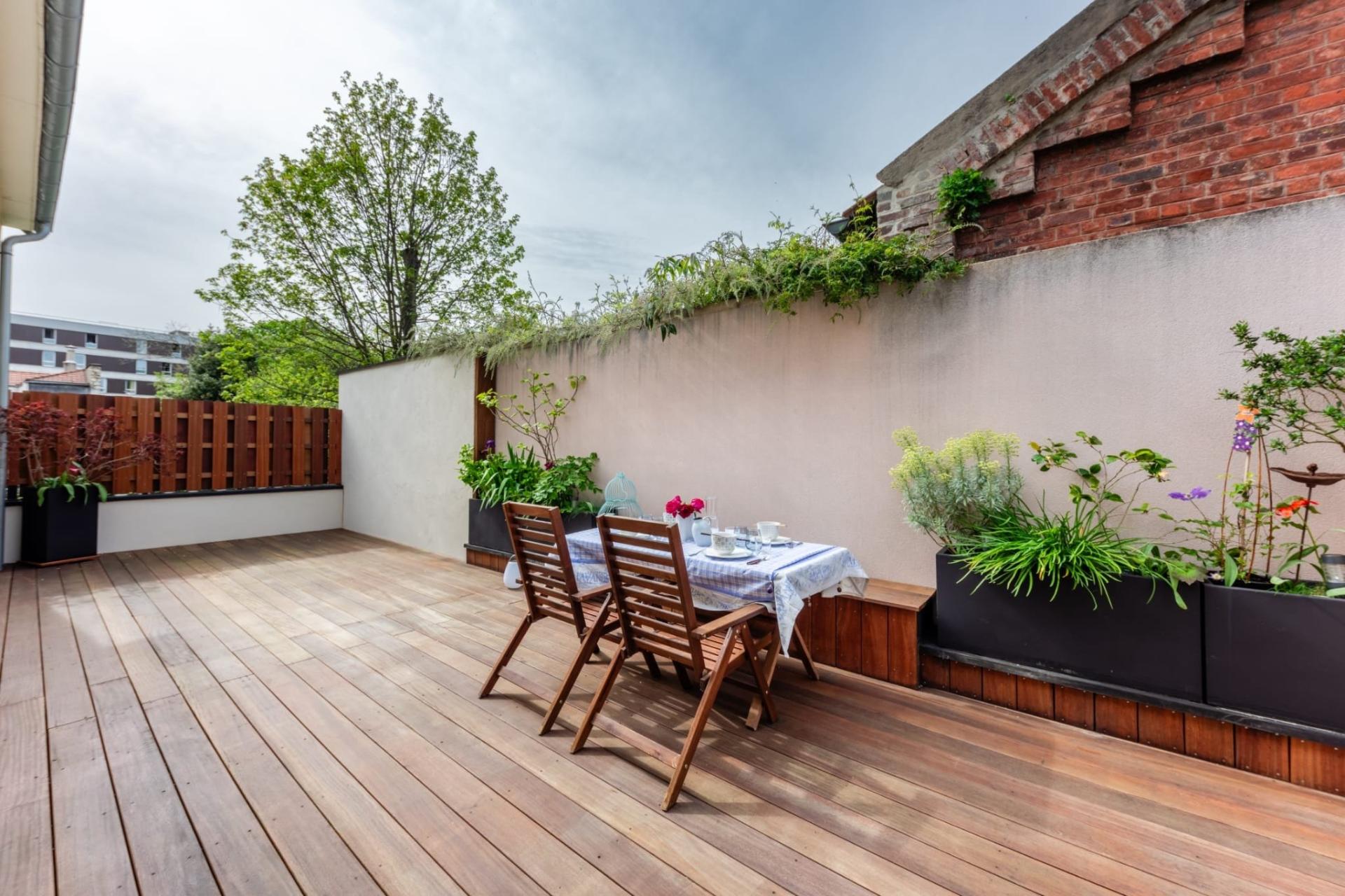 Photo 2 of the listing.