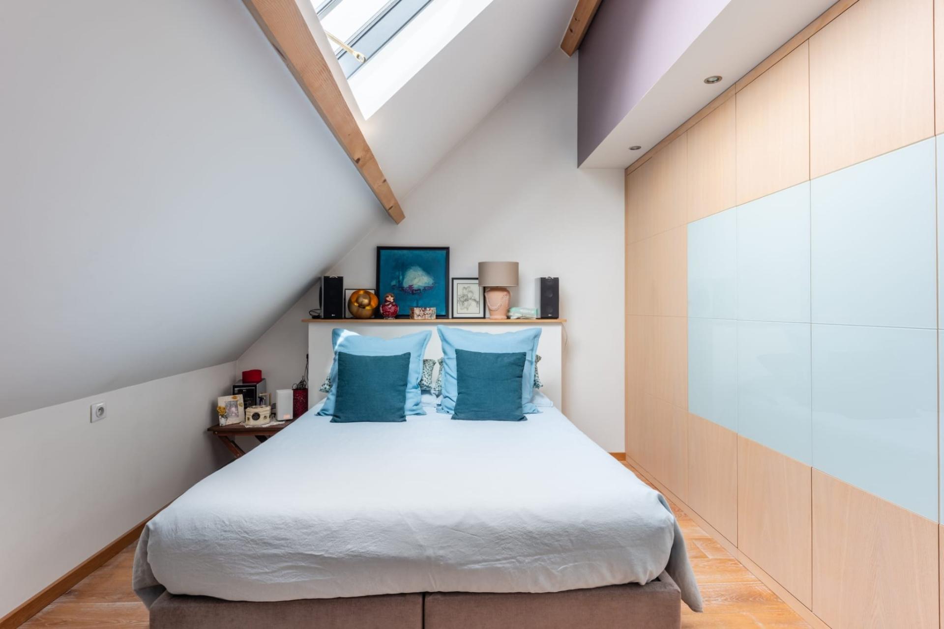 Photo 11 of the listing.