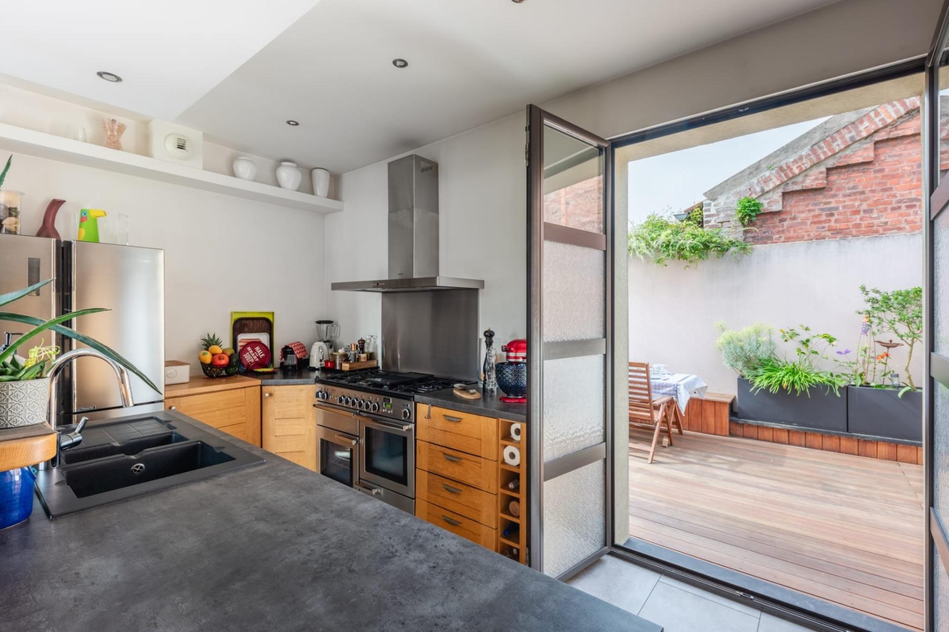 Photo 7 of the listing.