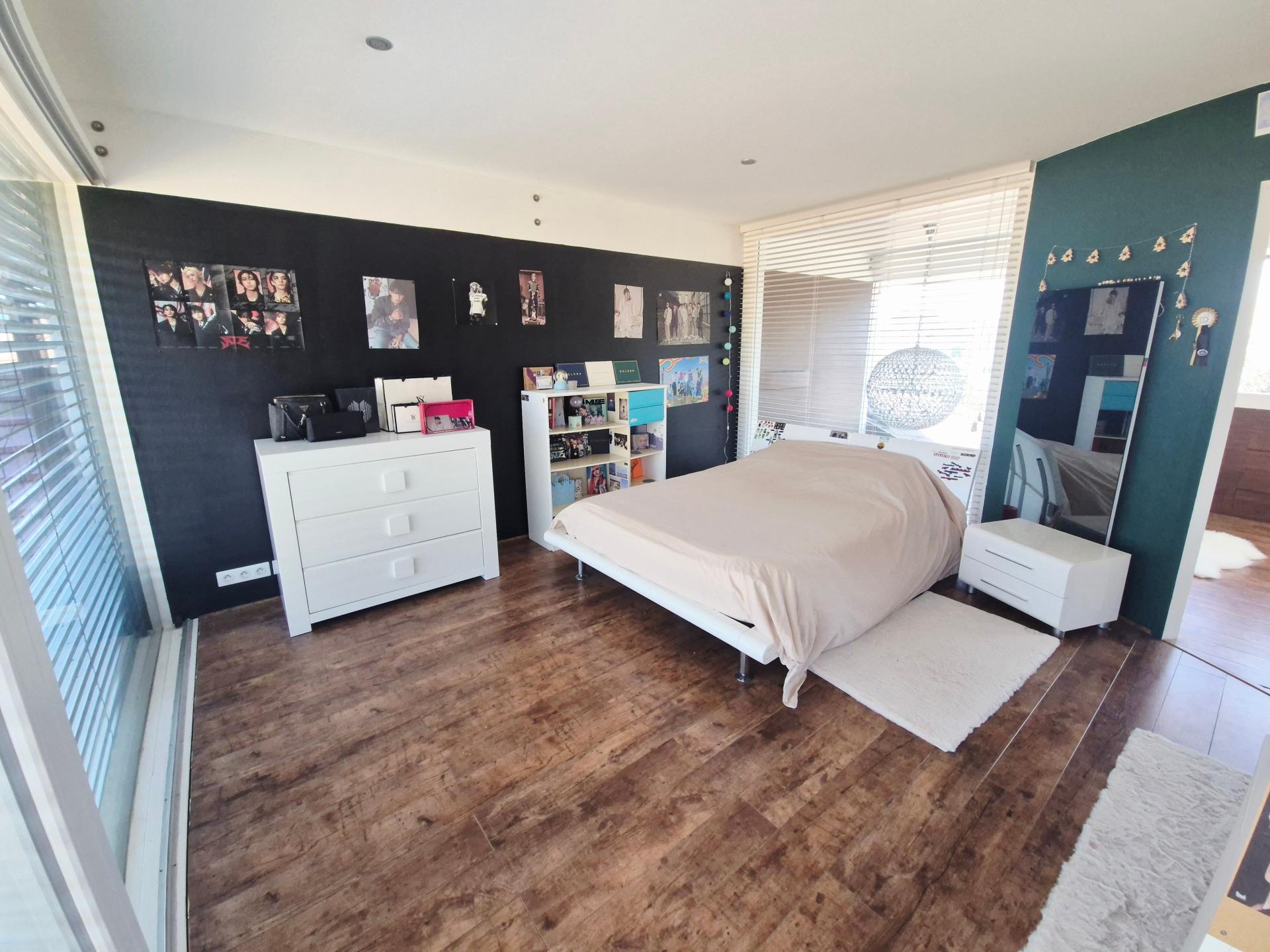 Photo 10 of the listing.