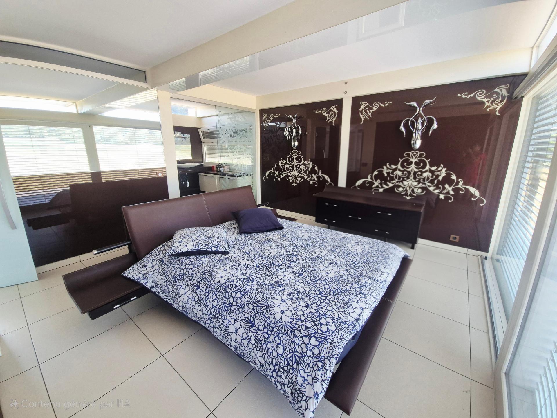 Photo 8 of the listing.