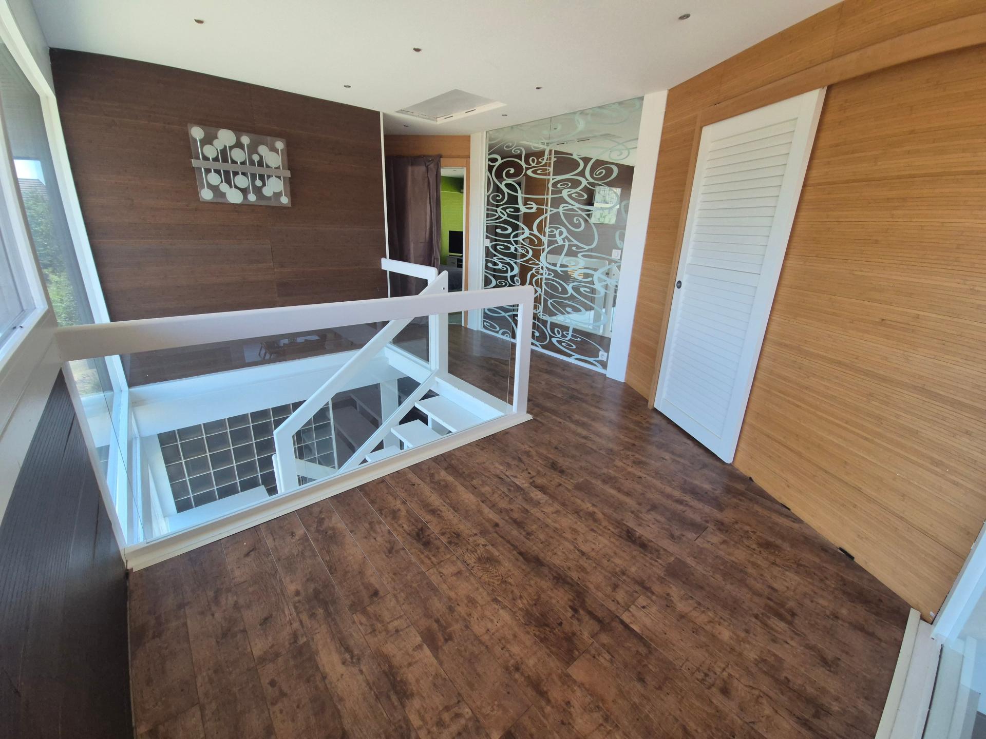 Photo 11 of the listing.