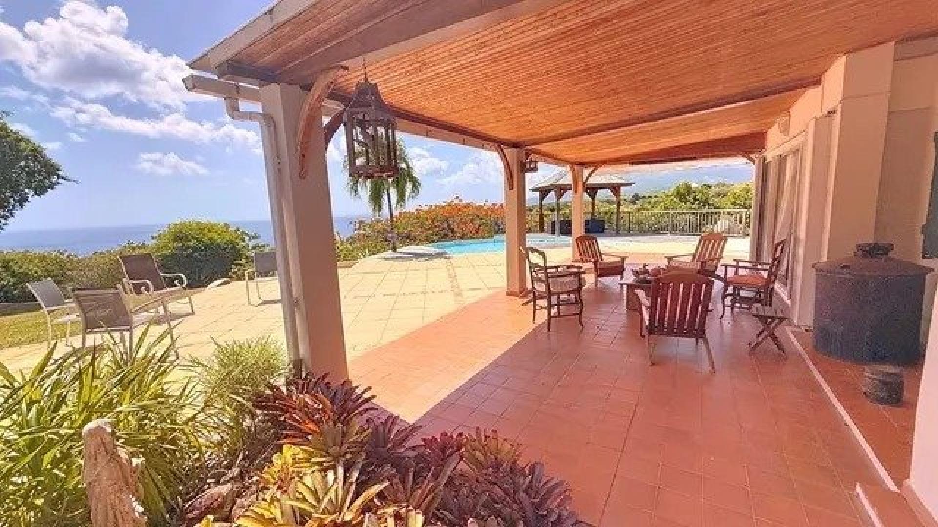 Photo 6 of the listing.