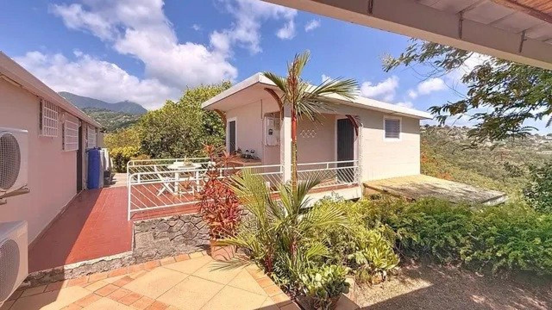 Photo 7 of the listing.