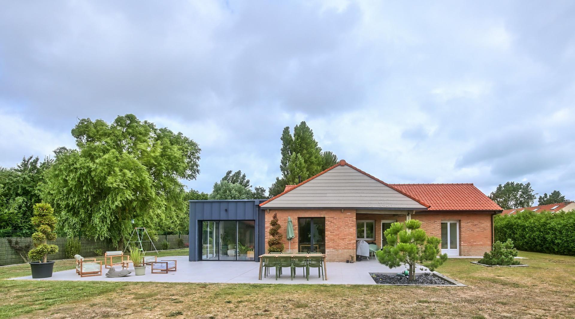 Photo 11 of the listing.