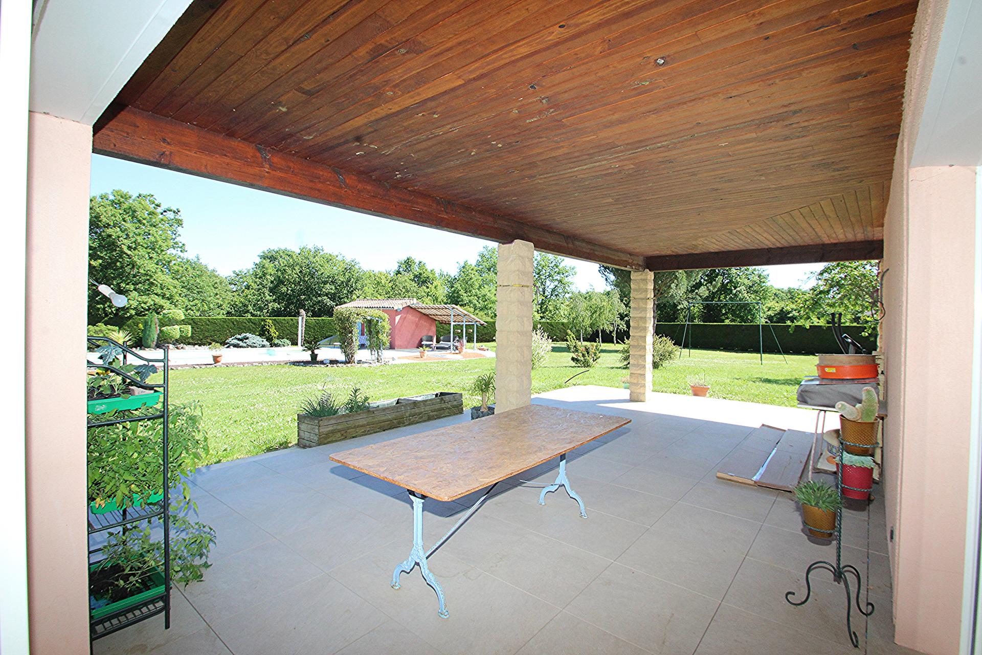 Photo 4 of the listing.