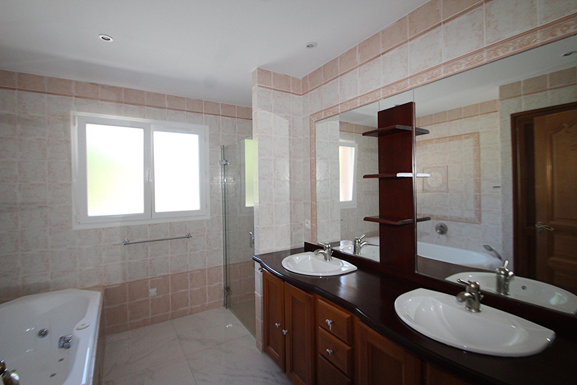 Photo 8 of the listing.