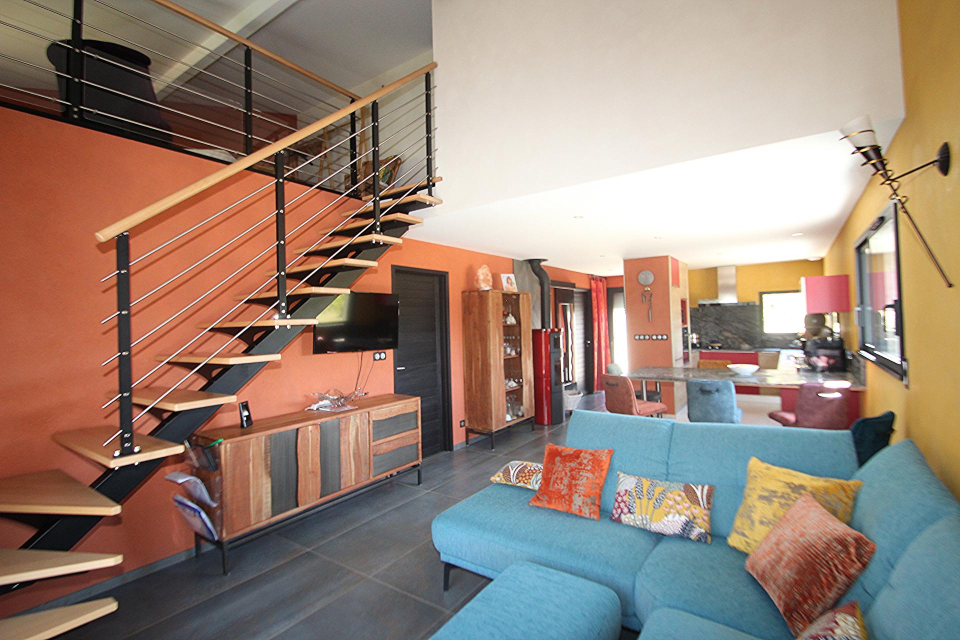 Photo 10 of the listing.