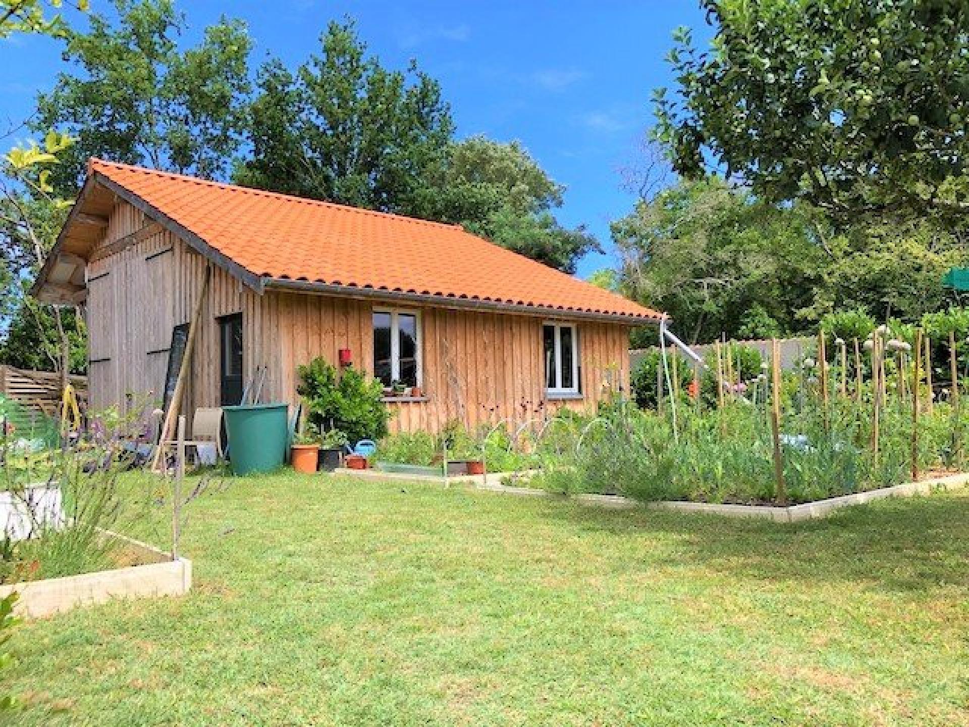 Photo 8 of the listing.