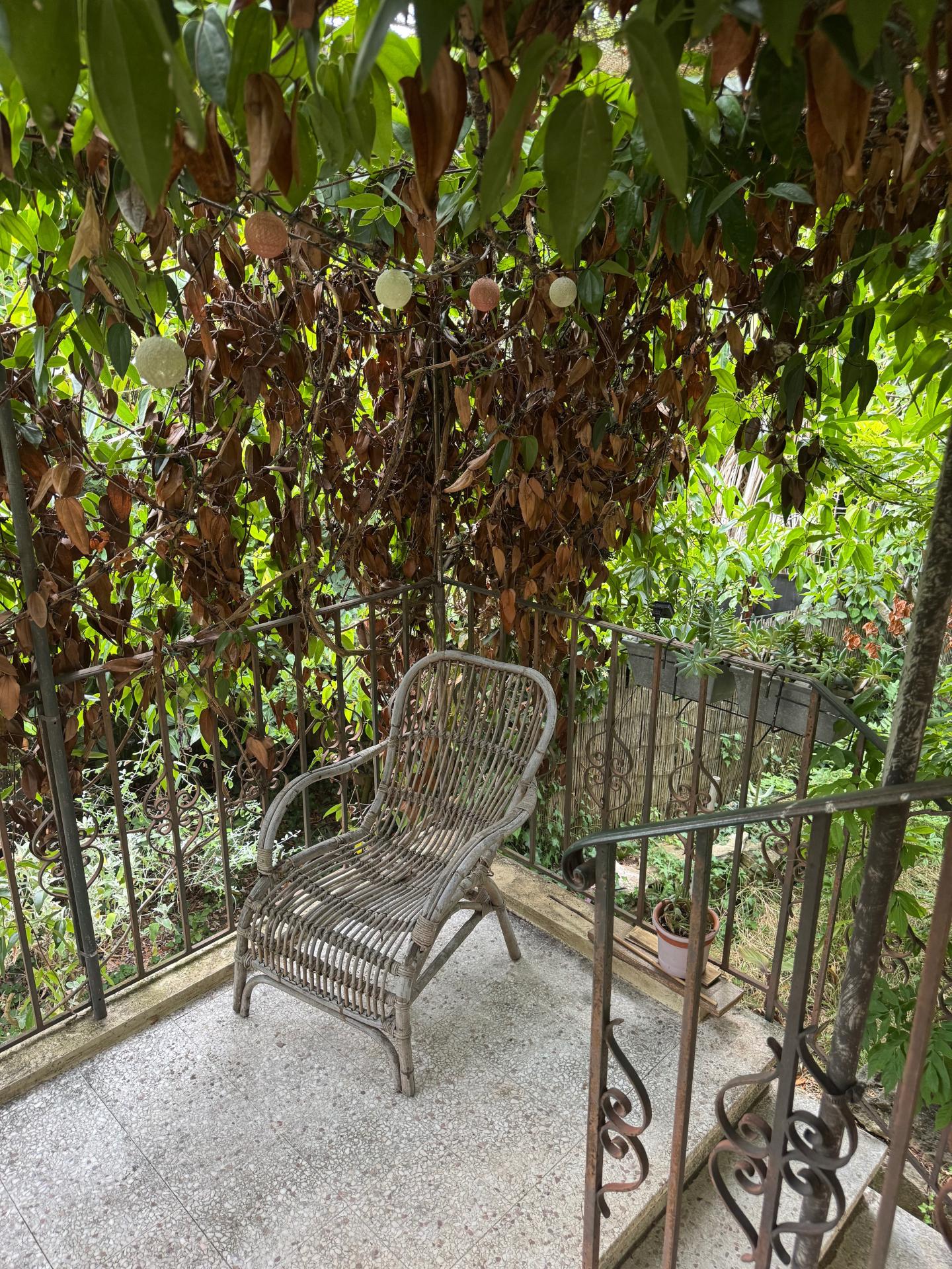 Photo 4 of the listing.