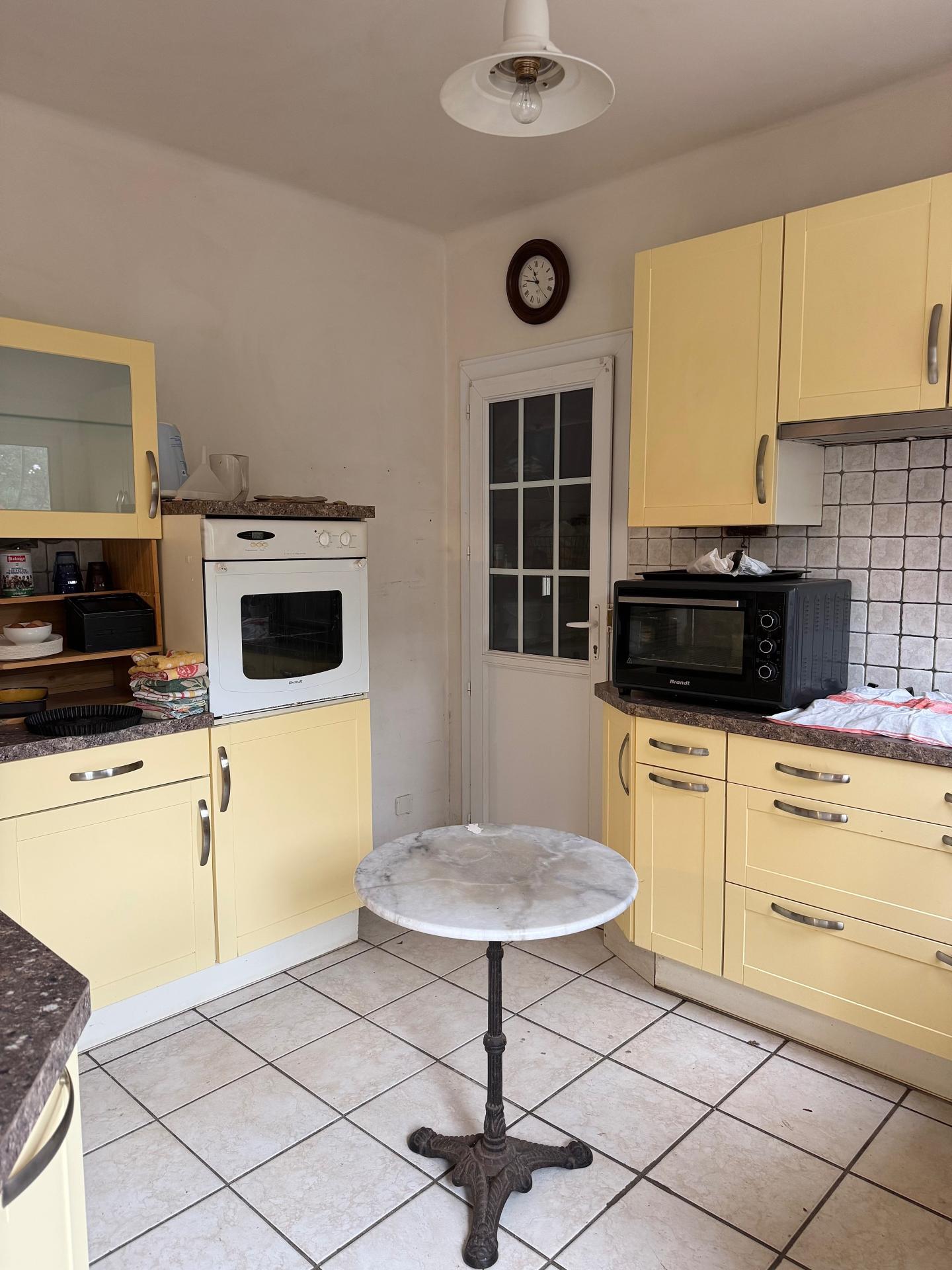 Photo 7 of the listing.