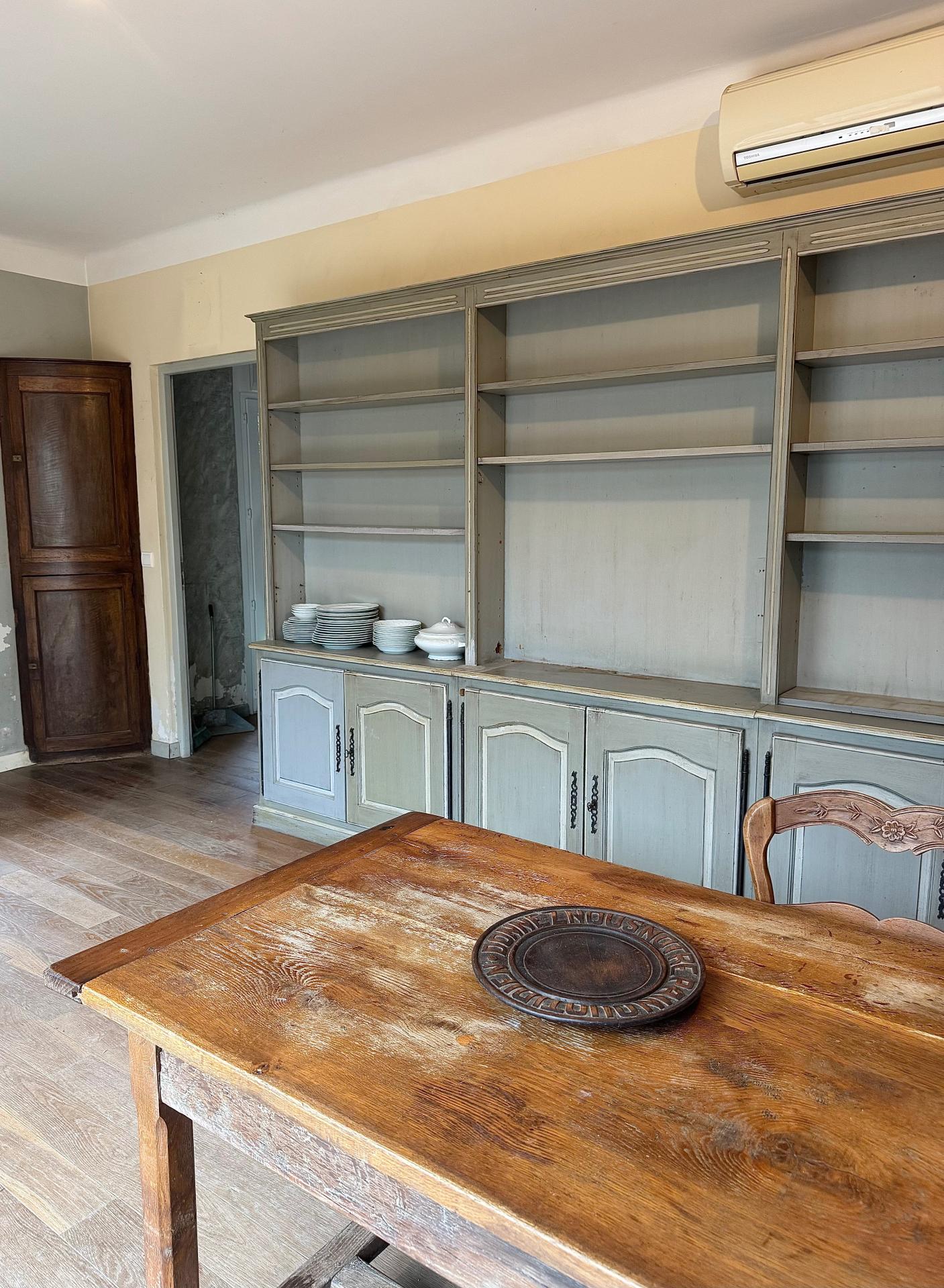 Photo 5 of the listing.