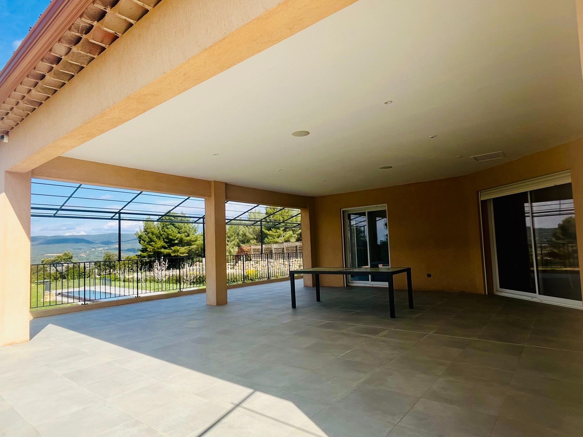 Photo 5 of the listing.