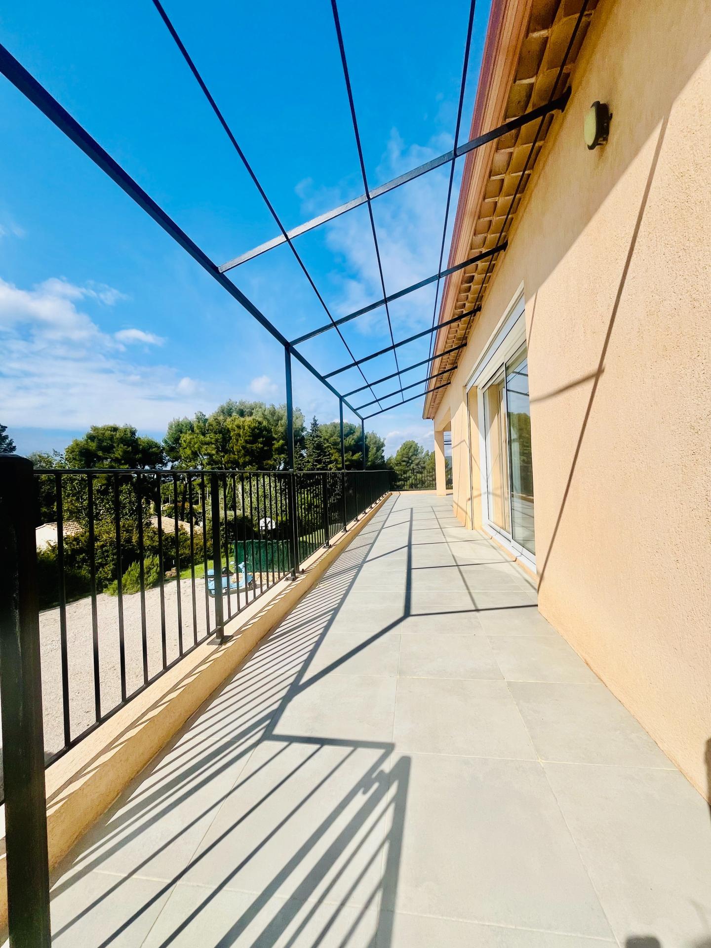 Photo 14 of the listing.