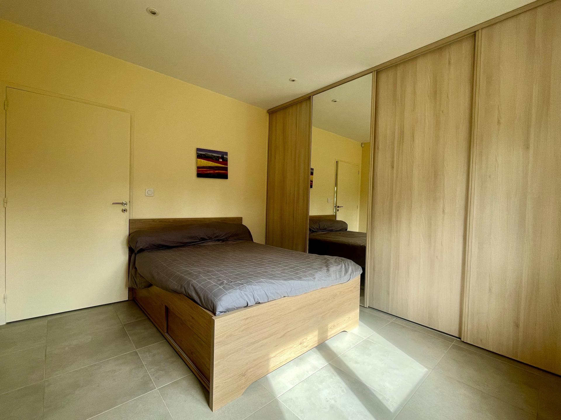 Photo 11 of the listing.