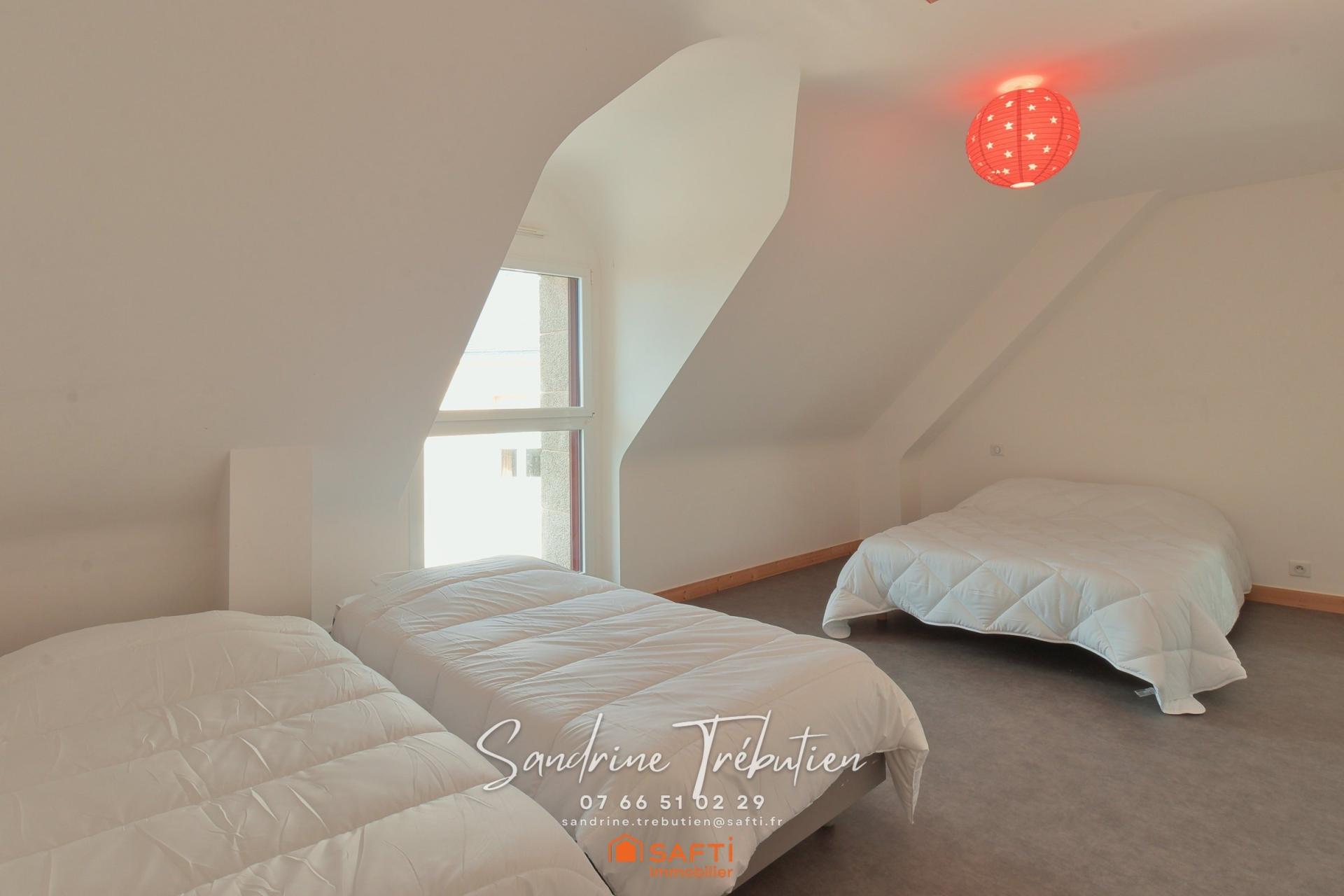 Photo 5 of the listing.