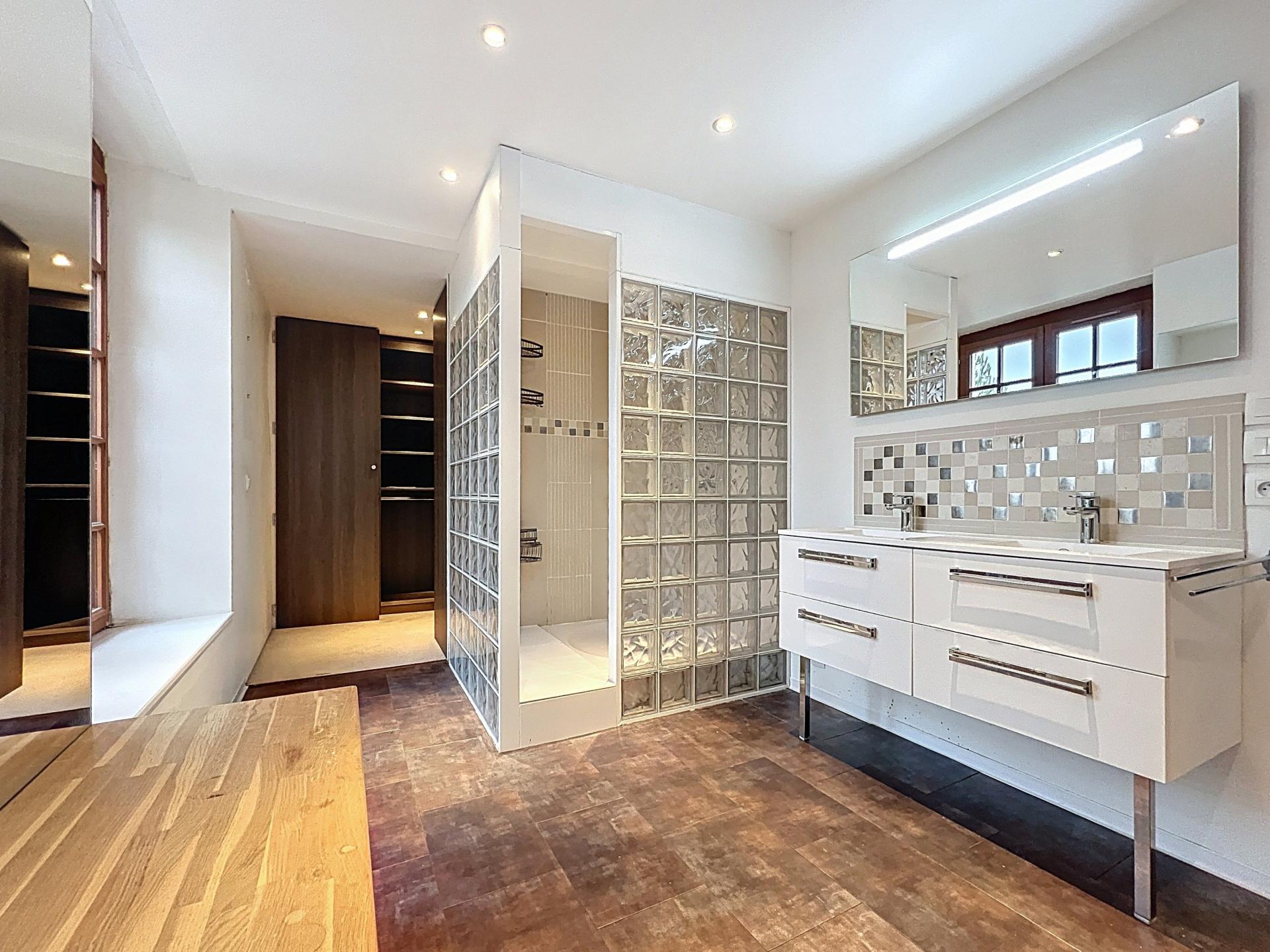 Photo 22 de l'annonce.