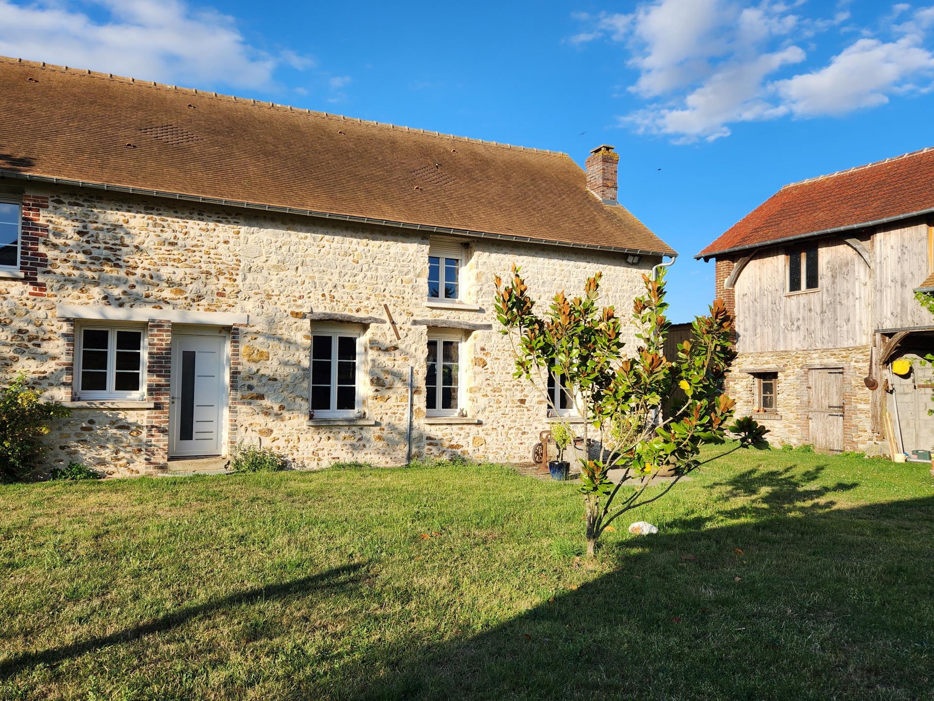 Photo 4 of the listing.