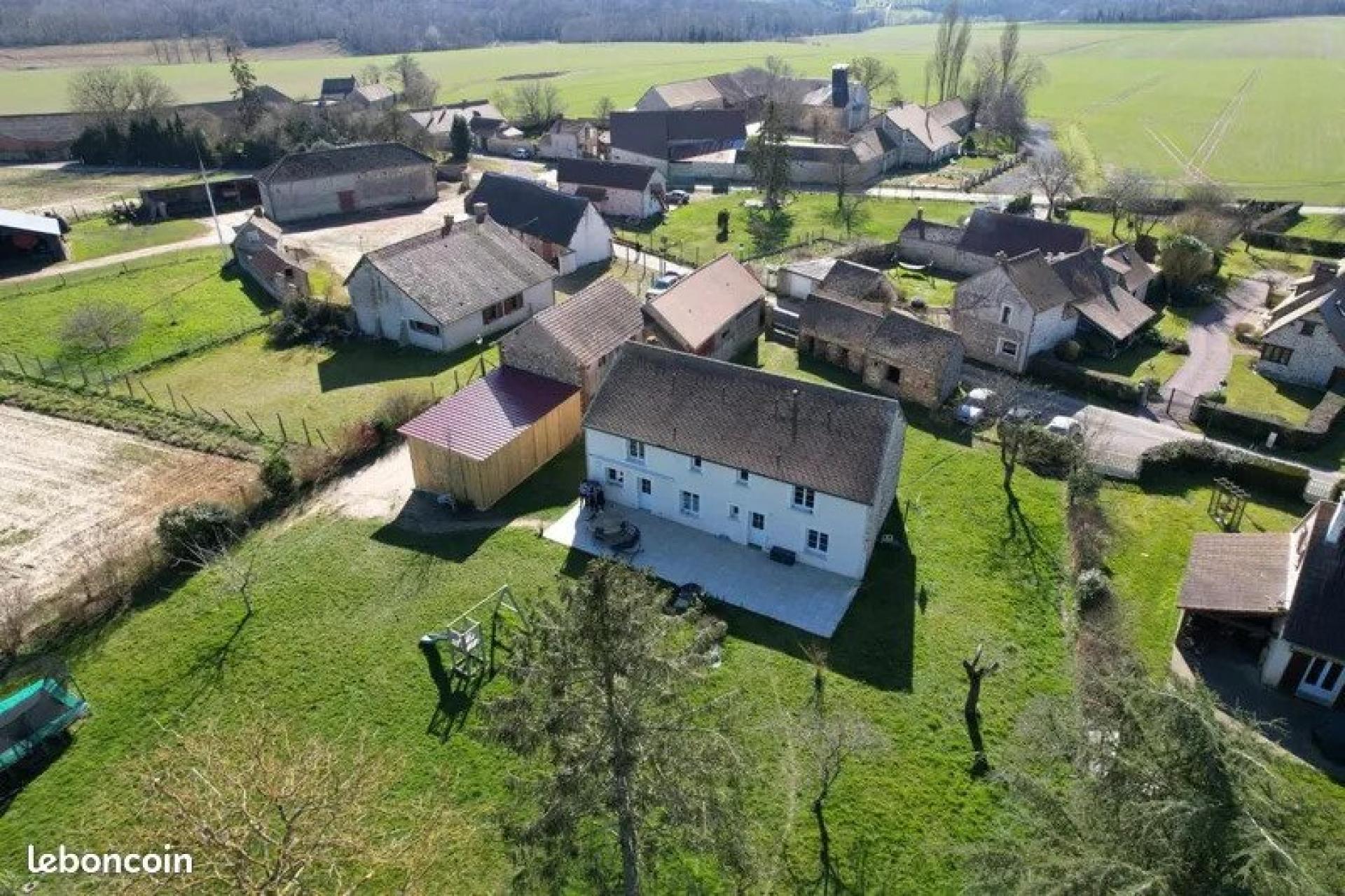 Photo 3 of the listing.