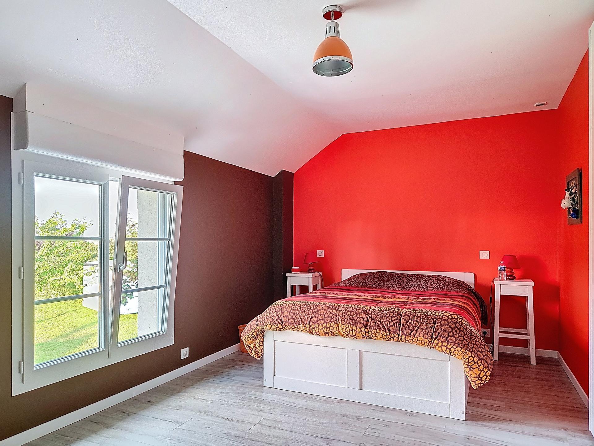 Photo 11 of the listing.