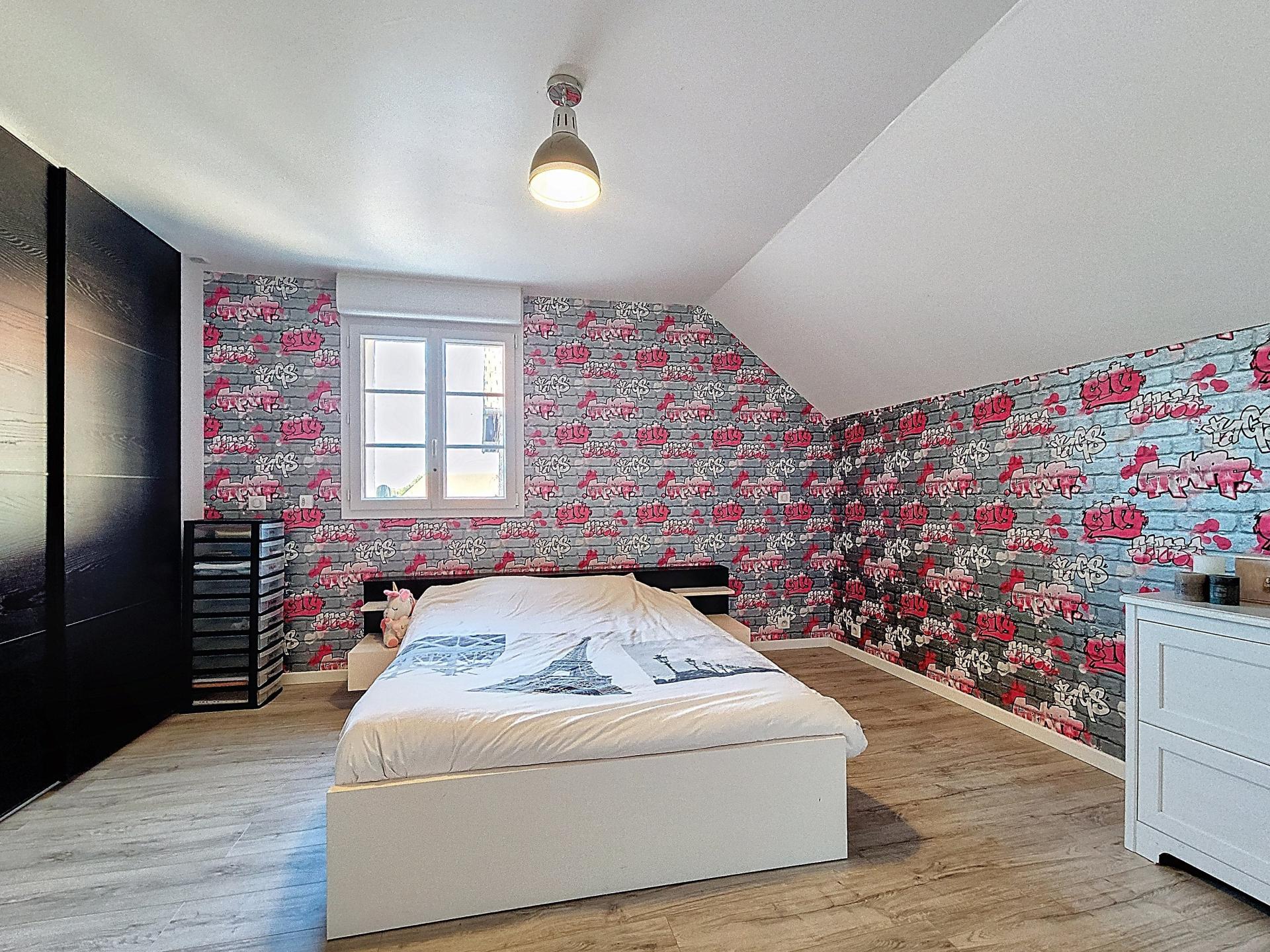 Photo 19 of the listing.