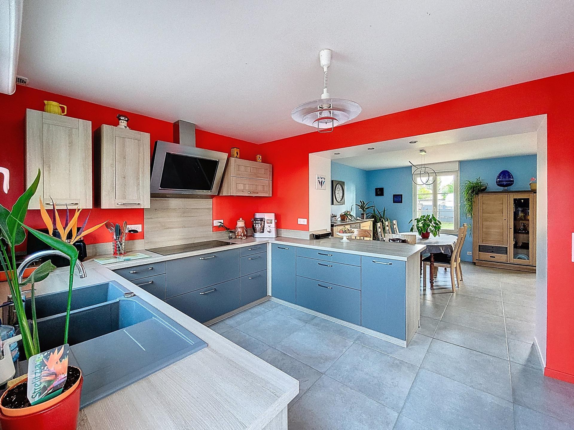 Photo 7 of the listing.