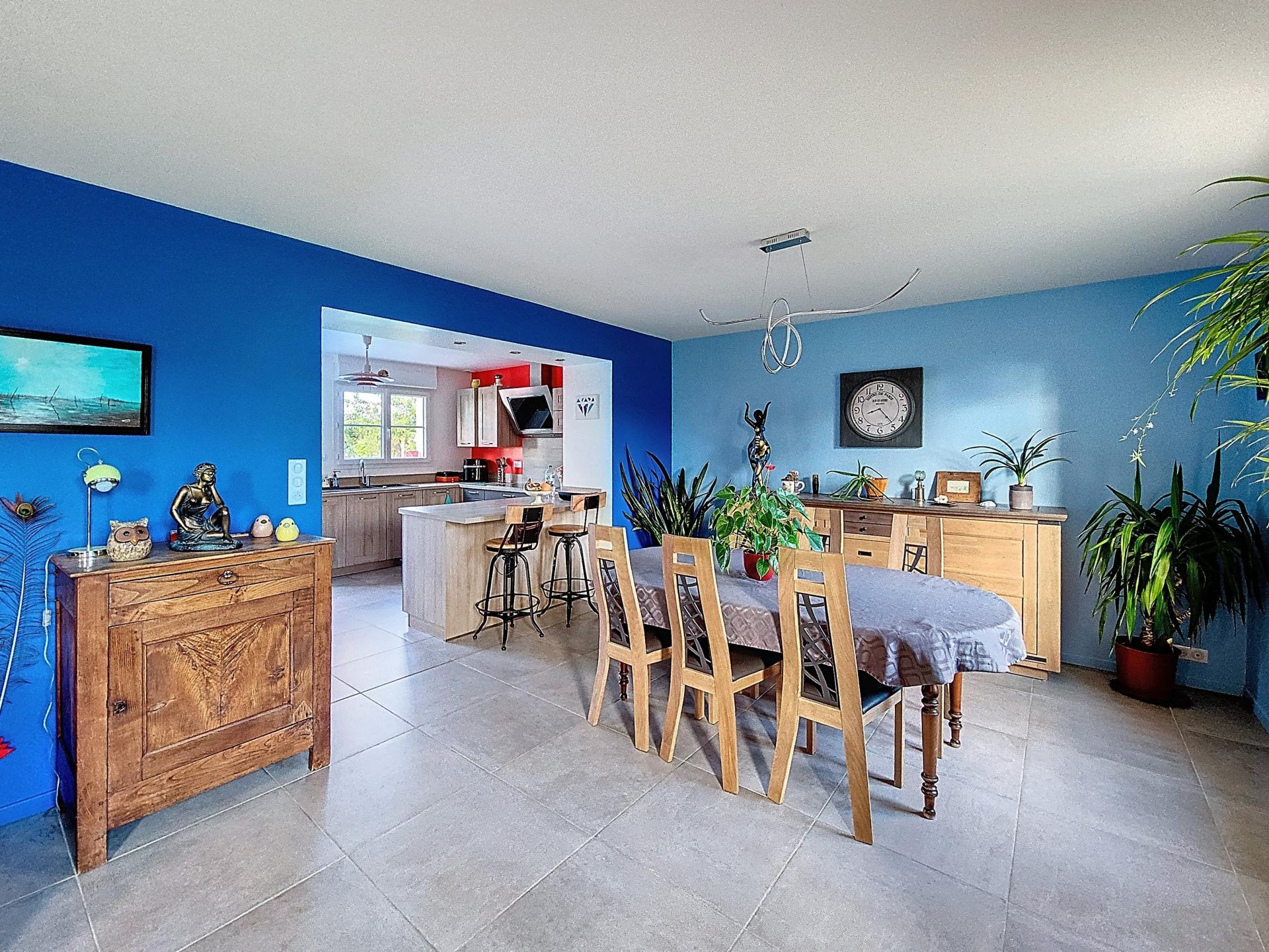 Photo 9 of the listing.