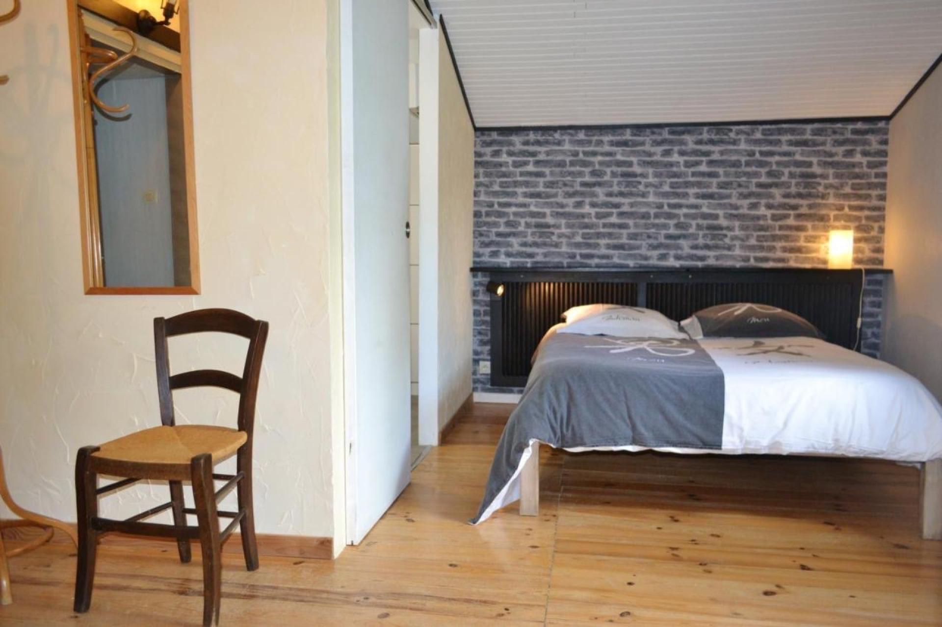 Photo 9 of the listing.