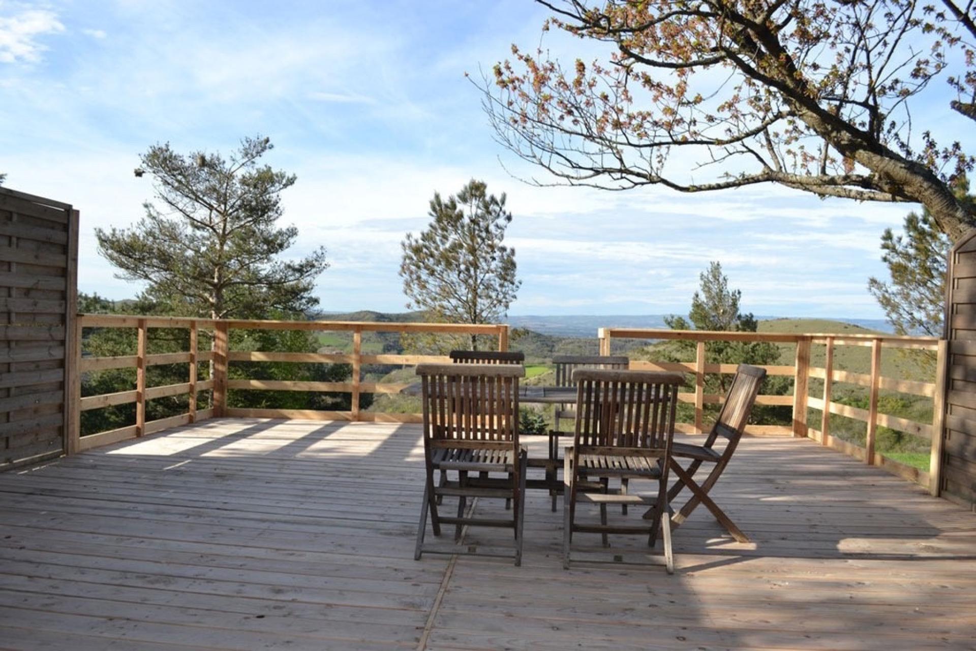 Photo 4 of the listing.