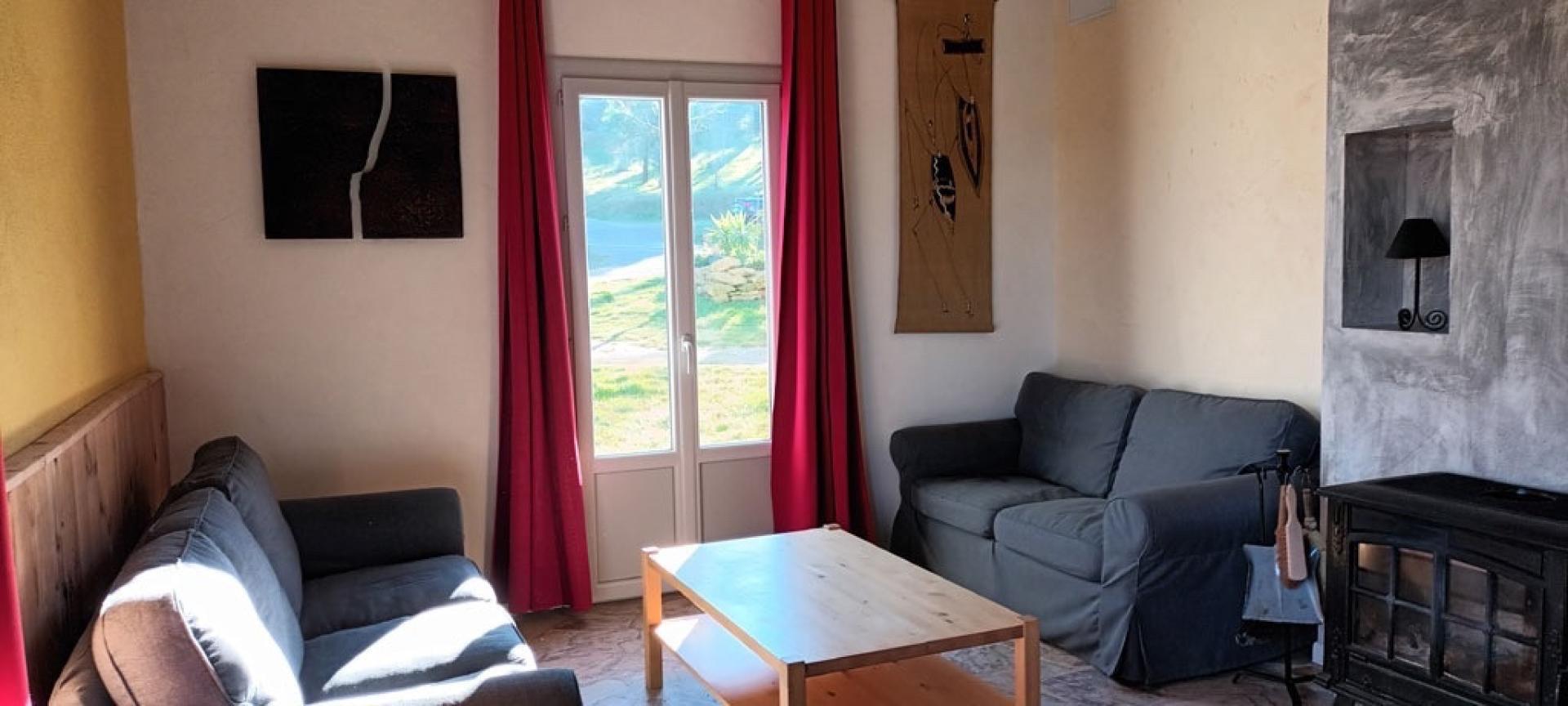 Photo 7 of the listing.