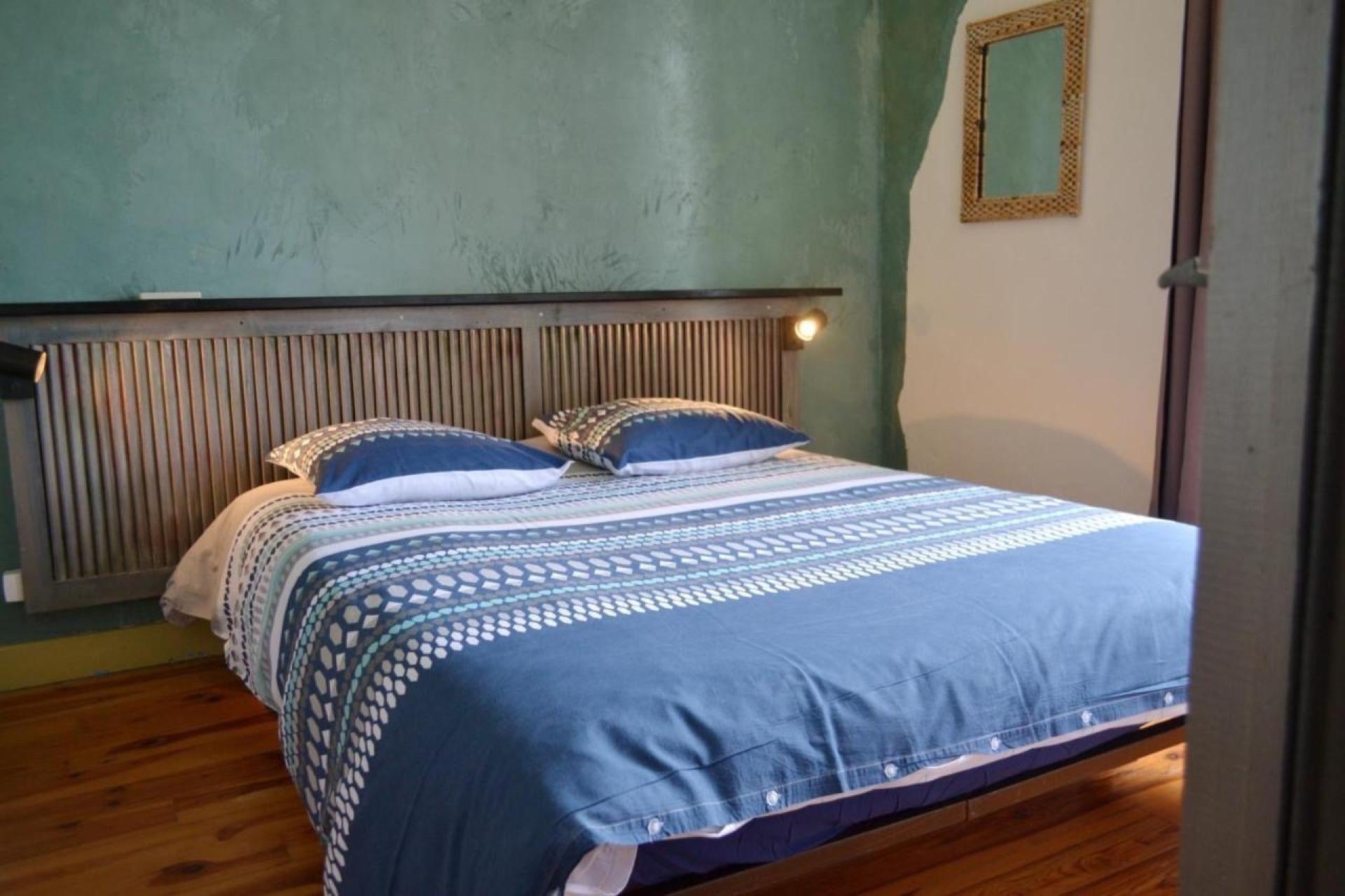 Photo 11 of the listing.