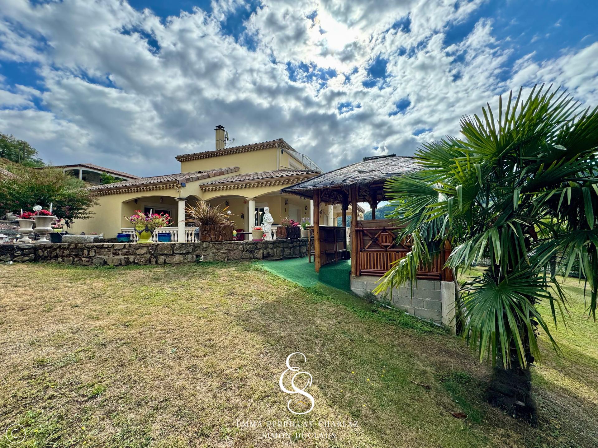 Photo 17 of the listing.