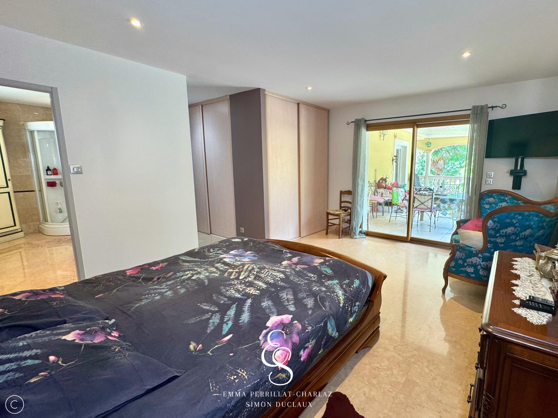 Photo 8 of the listing.