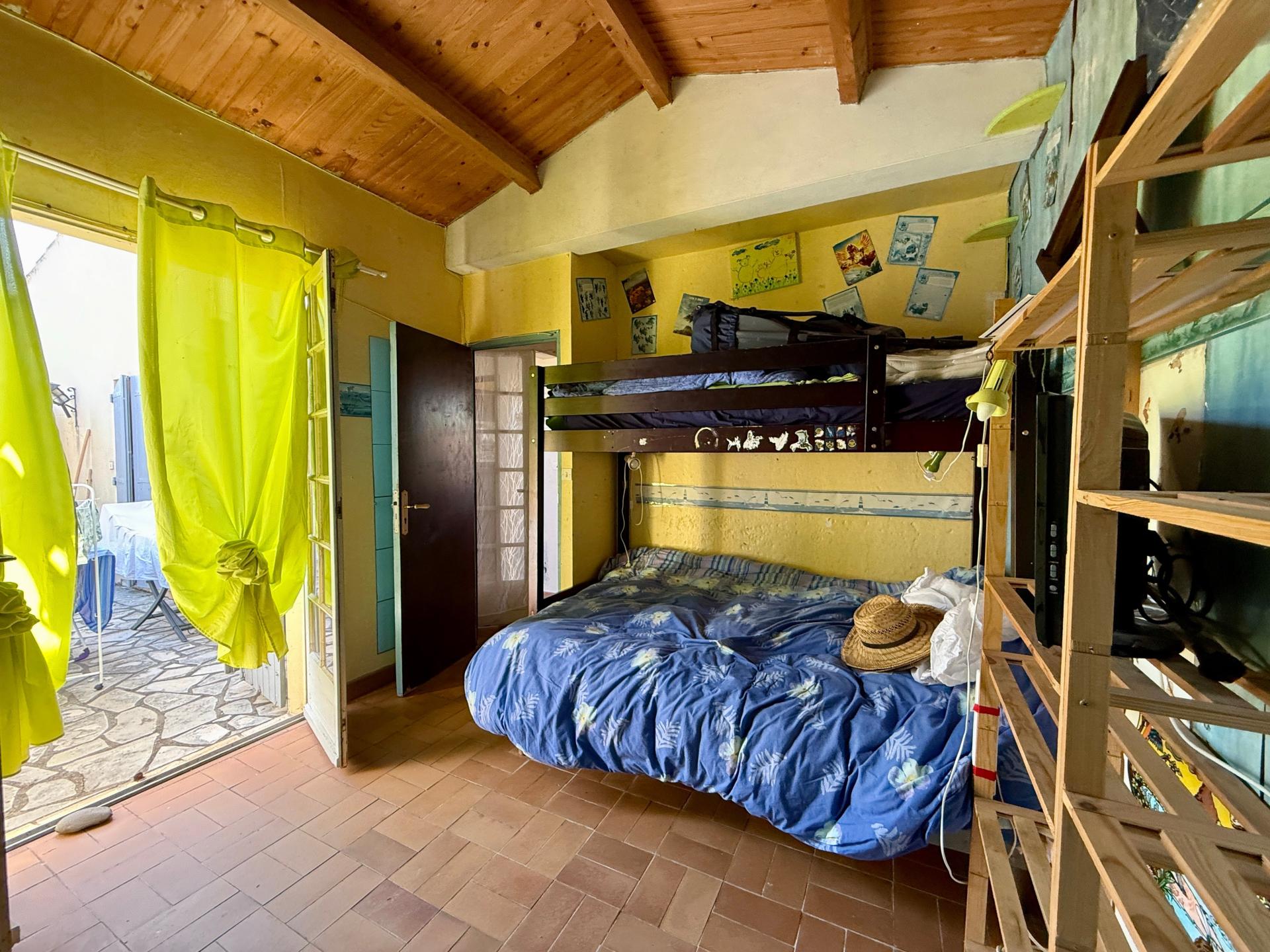 Photo 7 of the listing.