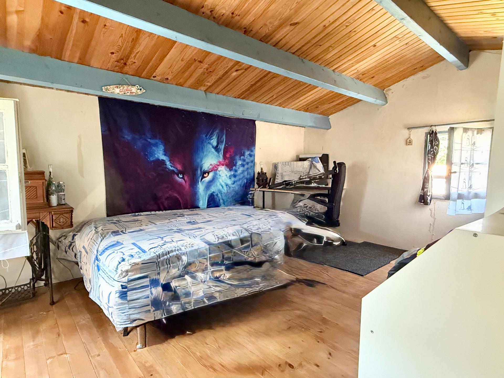 Photo 4 of the listing.