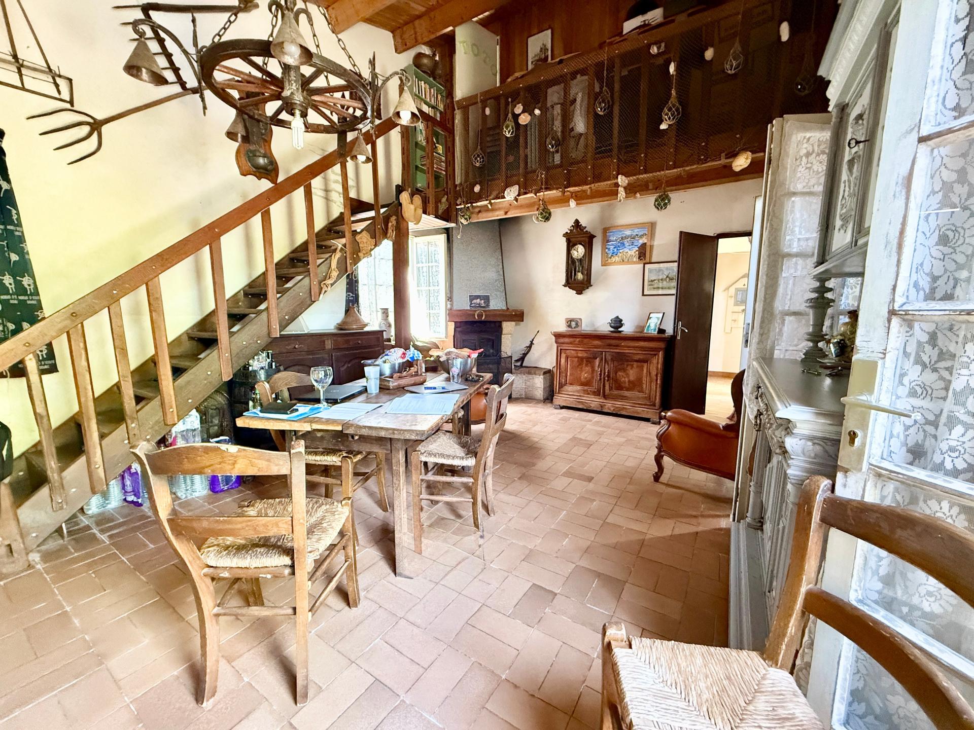 Photo 3 of the listing.