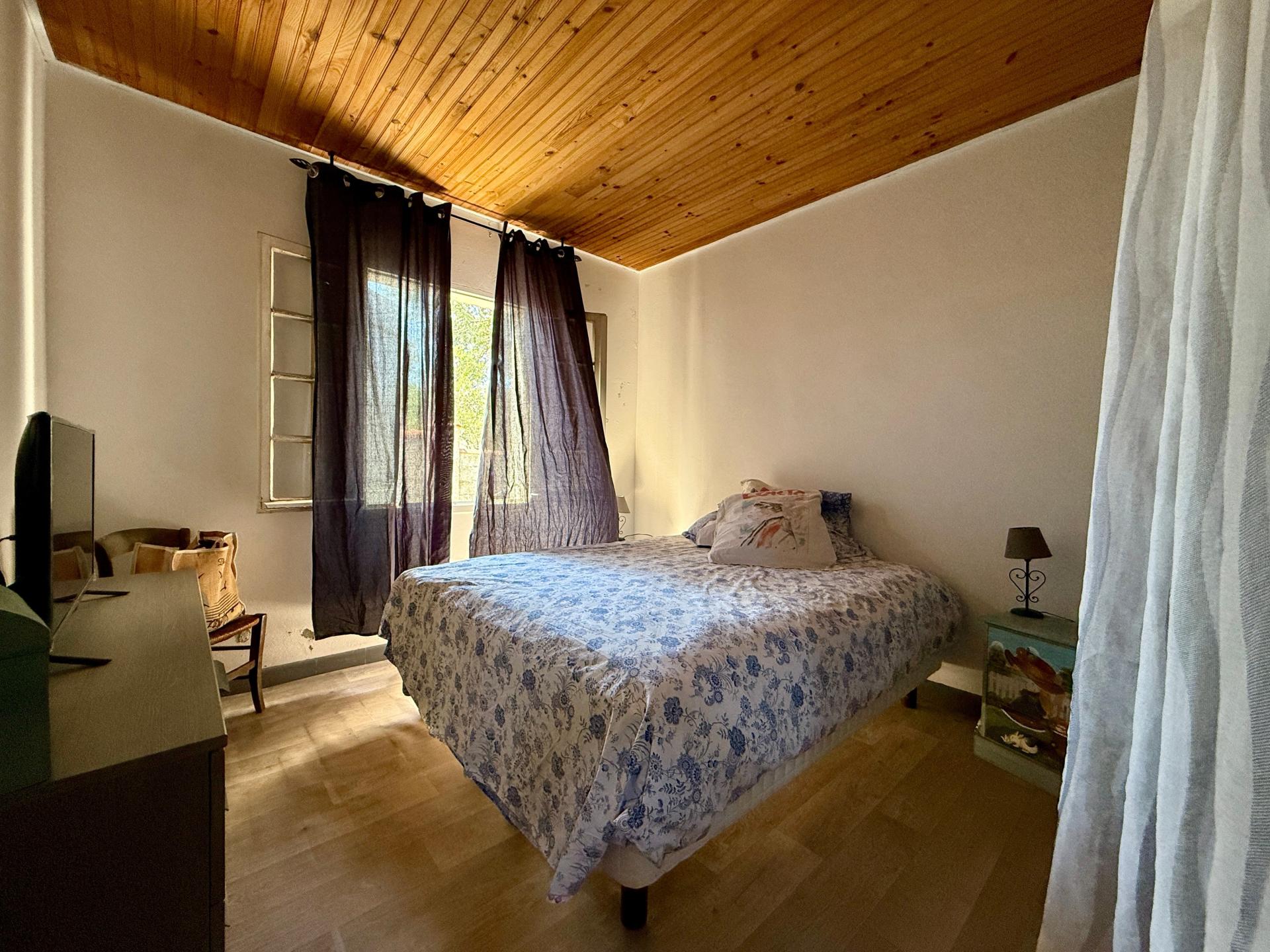 Photo 5 of the listing.