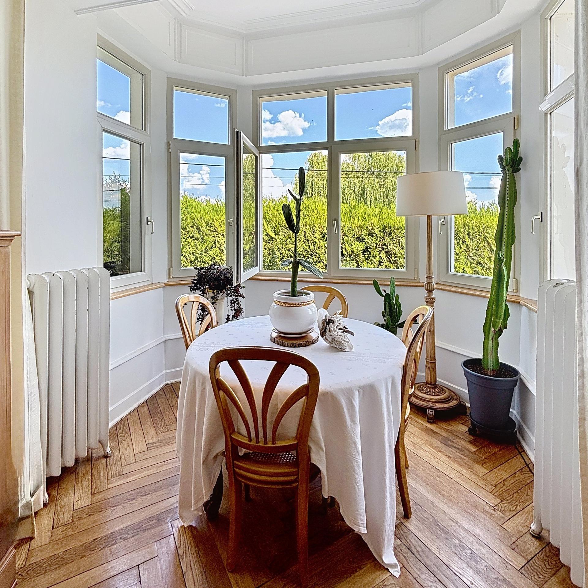 Photo 10 of the listing.