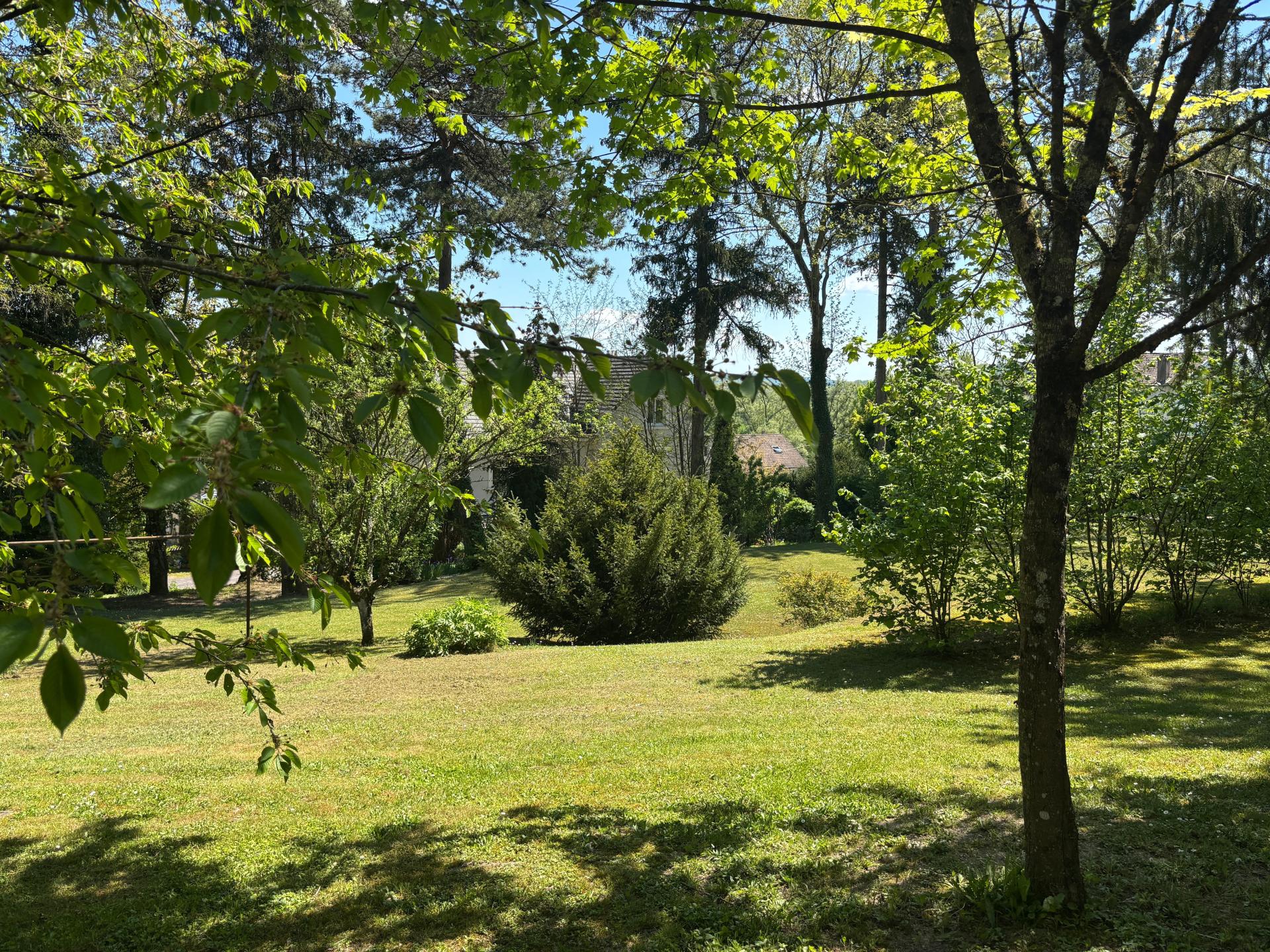 Photo 5 of the listing.